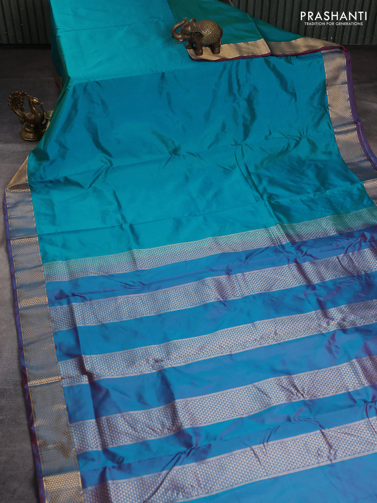 10 Yards kanchipuram silk saree teal bluish green and maroon with plain body and zari woven border - Image 2