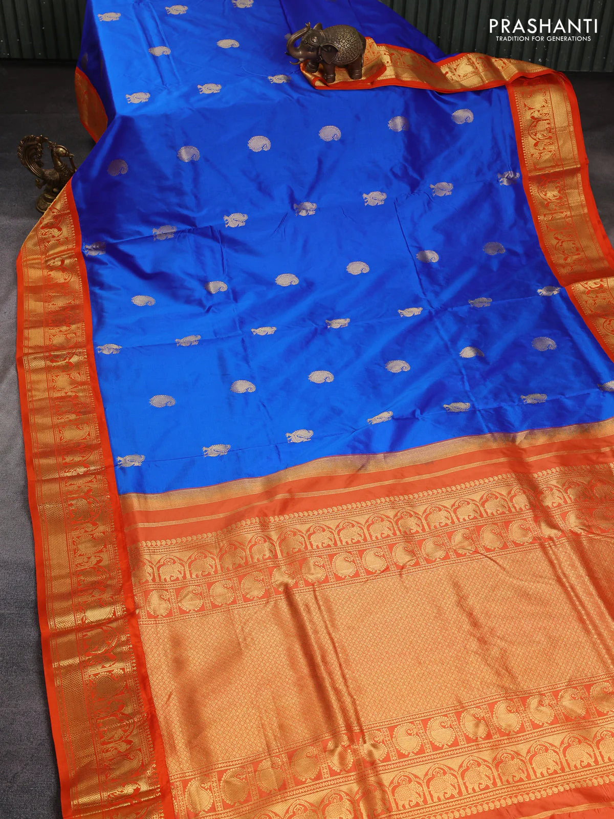 10 Yards pure kanchipuram silk saree blue and orange with annam & paisley zari woven buttas and rich zari woven korvai border - Image 2
