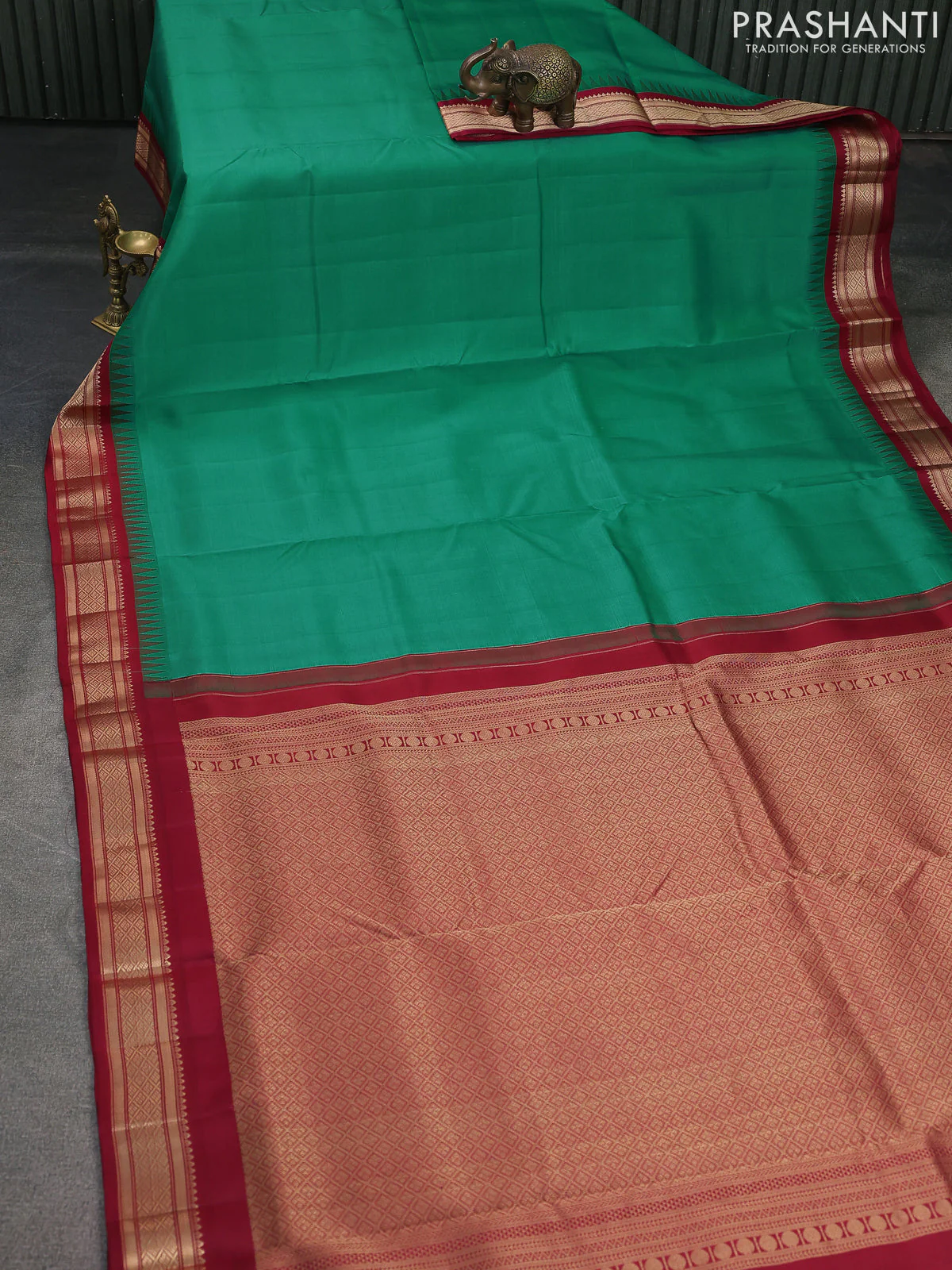 10 Yards pure kanchipuram silk saree teal green and maroon with plain body and temple design zari woven korvai border - Image 2