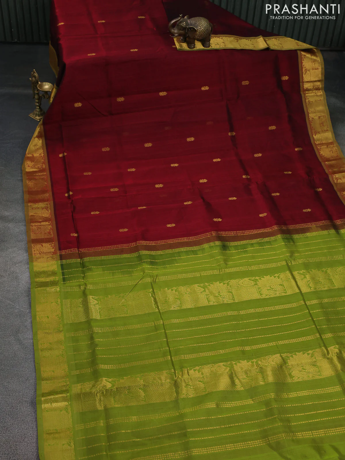 10 Yards silk cotton saree deep maroon and light green with zari woven buttas and zari woven border - Image 2