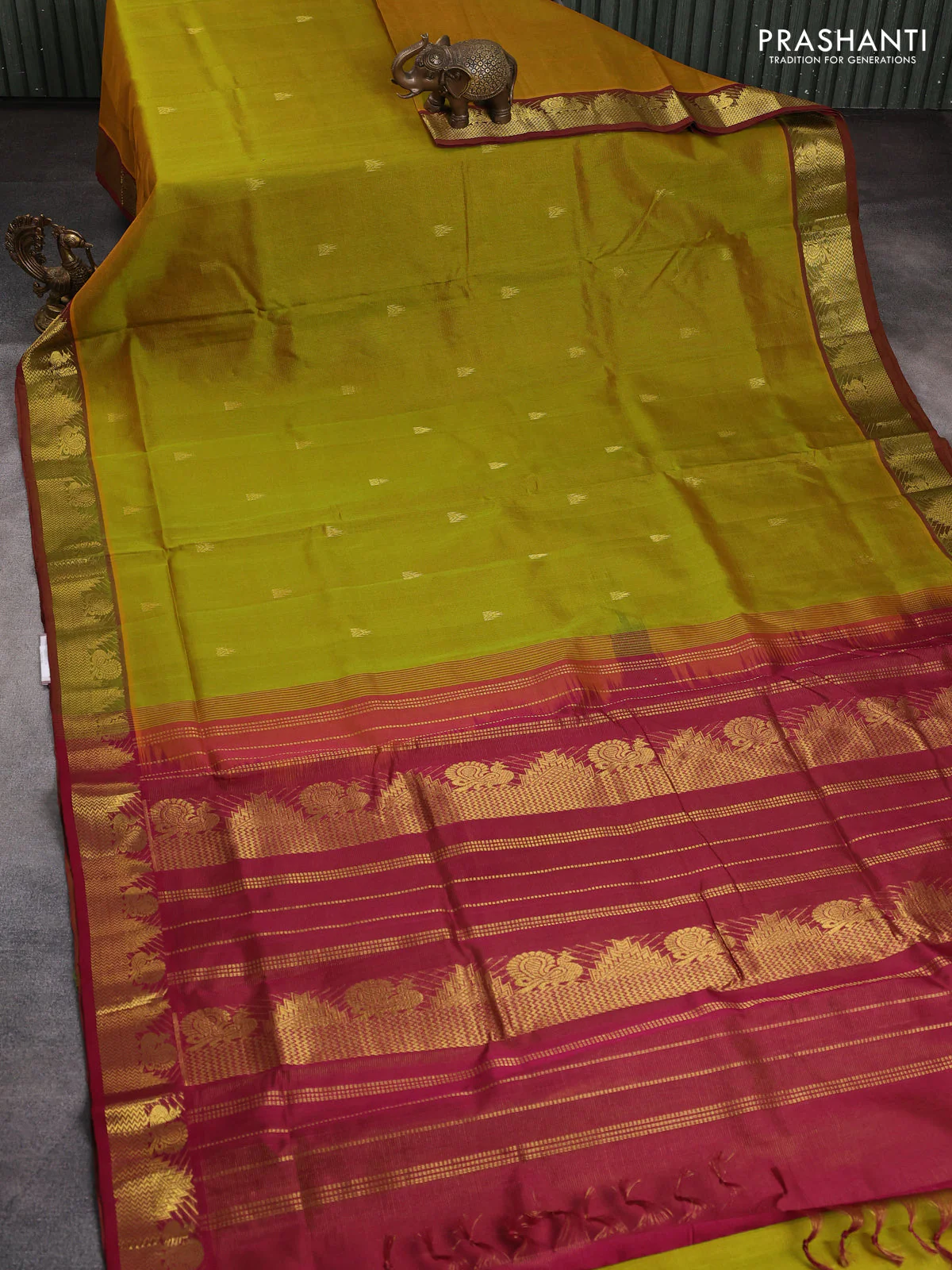 10 Yards silk cotton saree mustard green and maroon with allover vairosi pattern & zari buttas and temple & annam zari woven border - Image 2