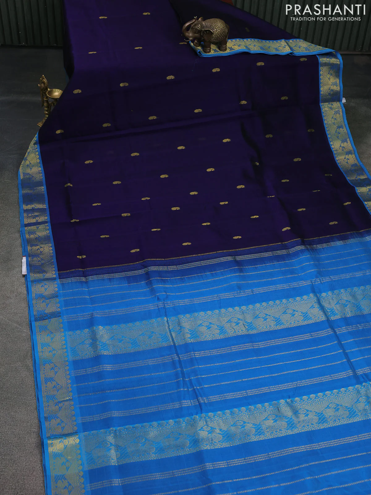 10 Yards silk cotton saree navy blue and cs blue with paisley zari woven buttas and annam zari woven border - Image 2