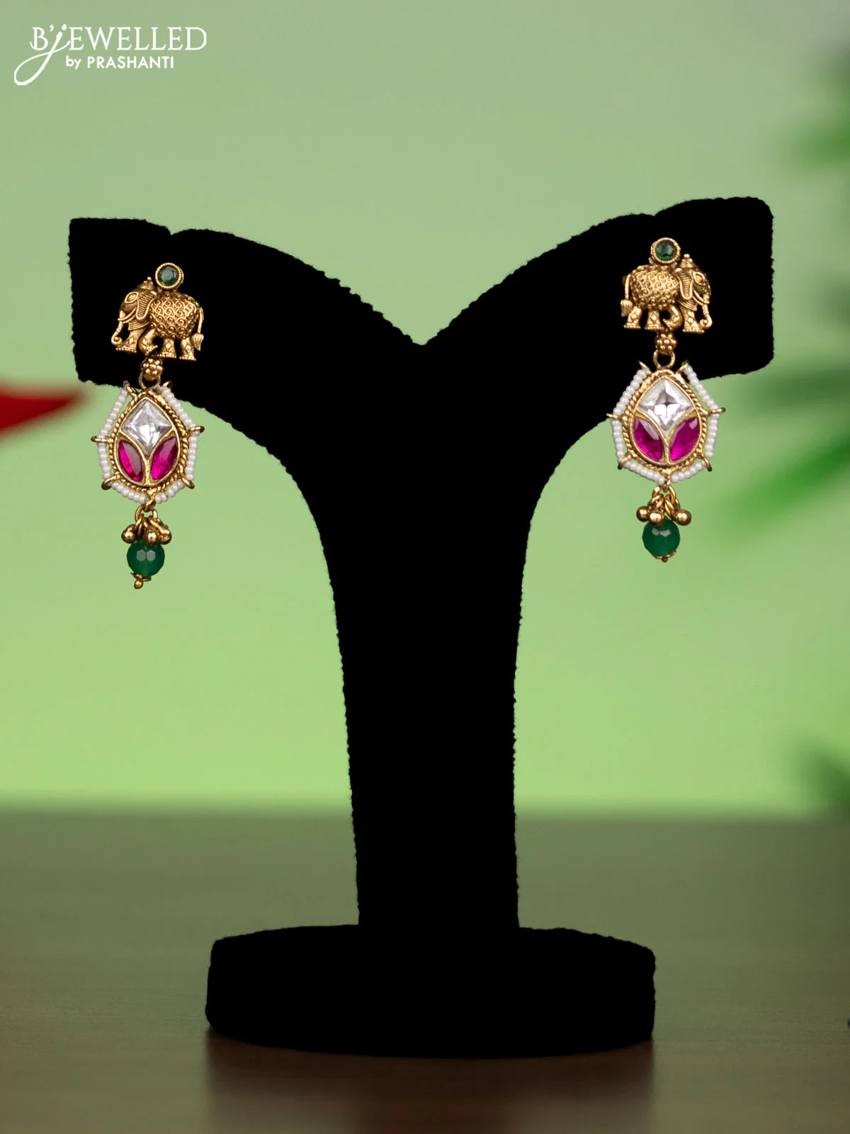 Antique attigai necklace elephant design with pink kemp & kundan stones and green beads hanging - Image 2