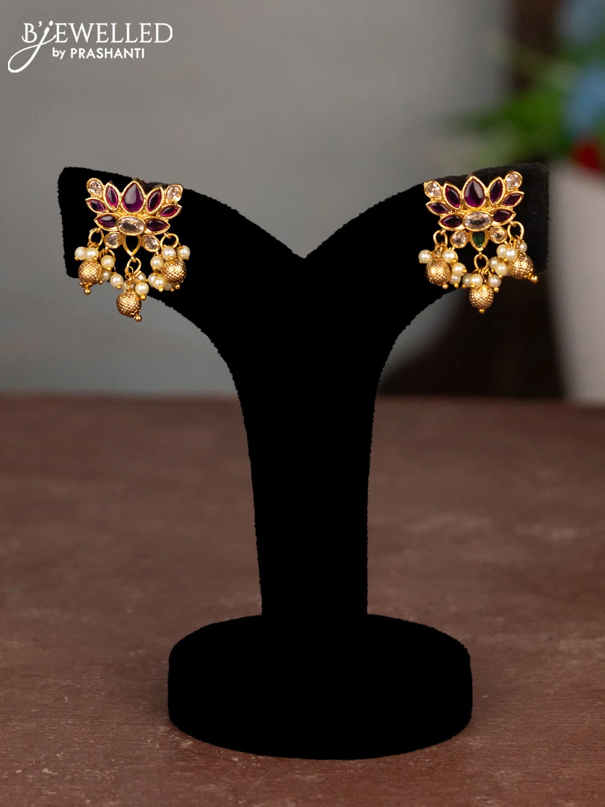 Antique choker lotus design with kemp & cz stones and pearl & golden beads hangings - Image 2