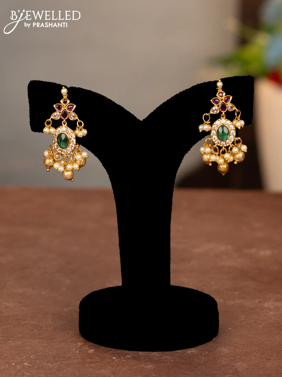 Antique choker with kemp & cz stones and pearl & golden beads hangings - Image 2