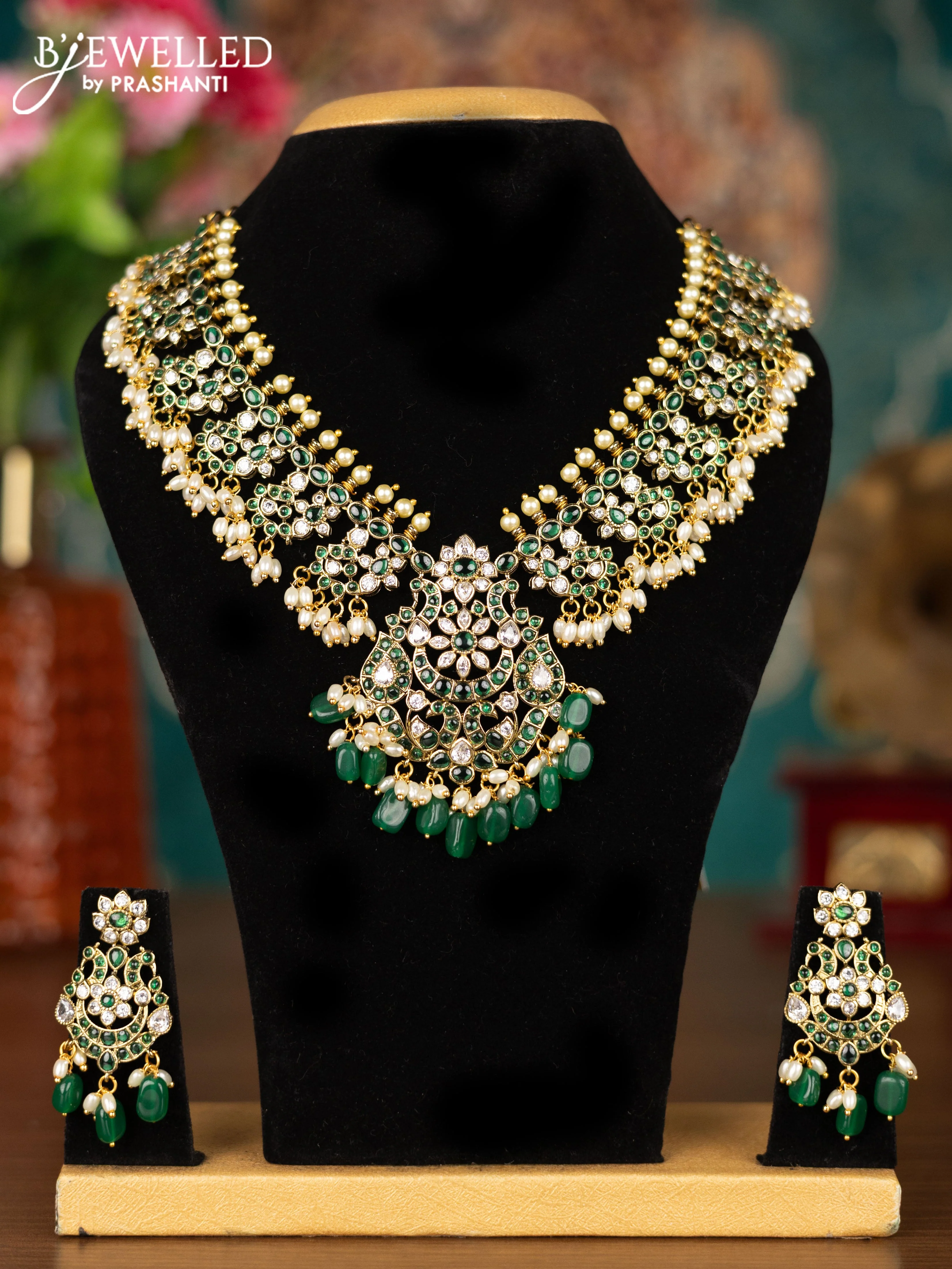 Antique guttapusalu necklace with emerald & kundan stones and pearl & green beads hangings