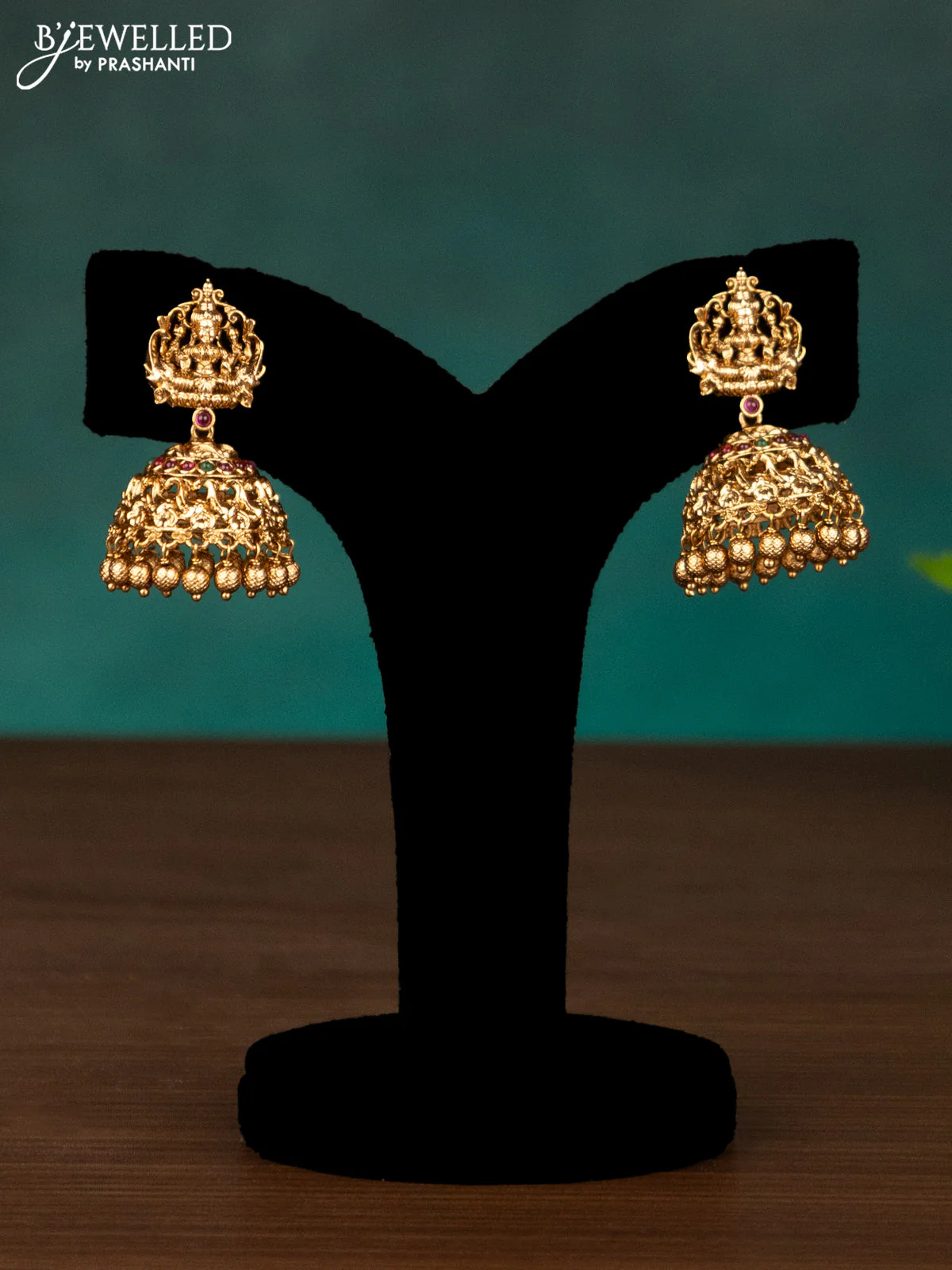 Antique haaram lakshmi design with kemp stones and golden beads hanging - Image 2
