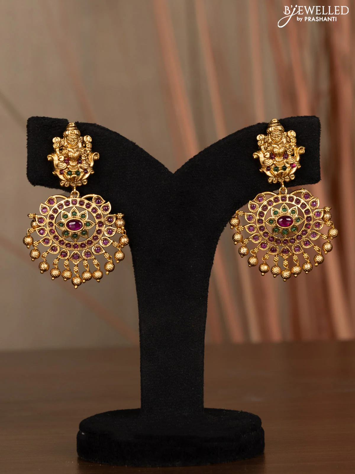Antique haaram manga & lakshmi design with kemp stones golden beads hanging - Image 2