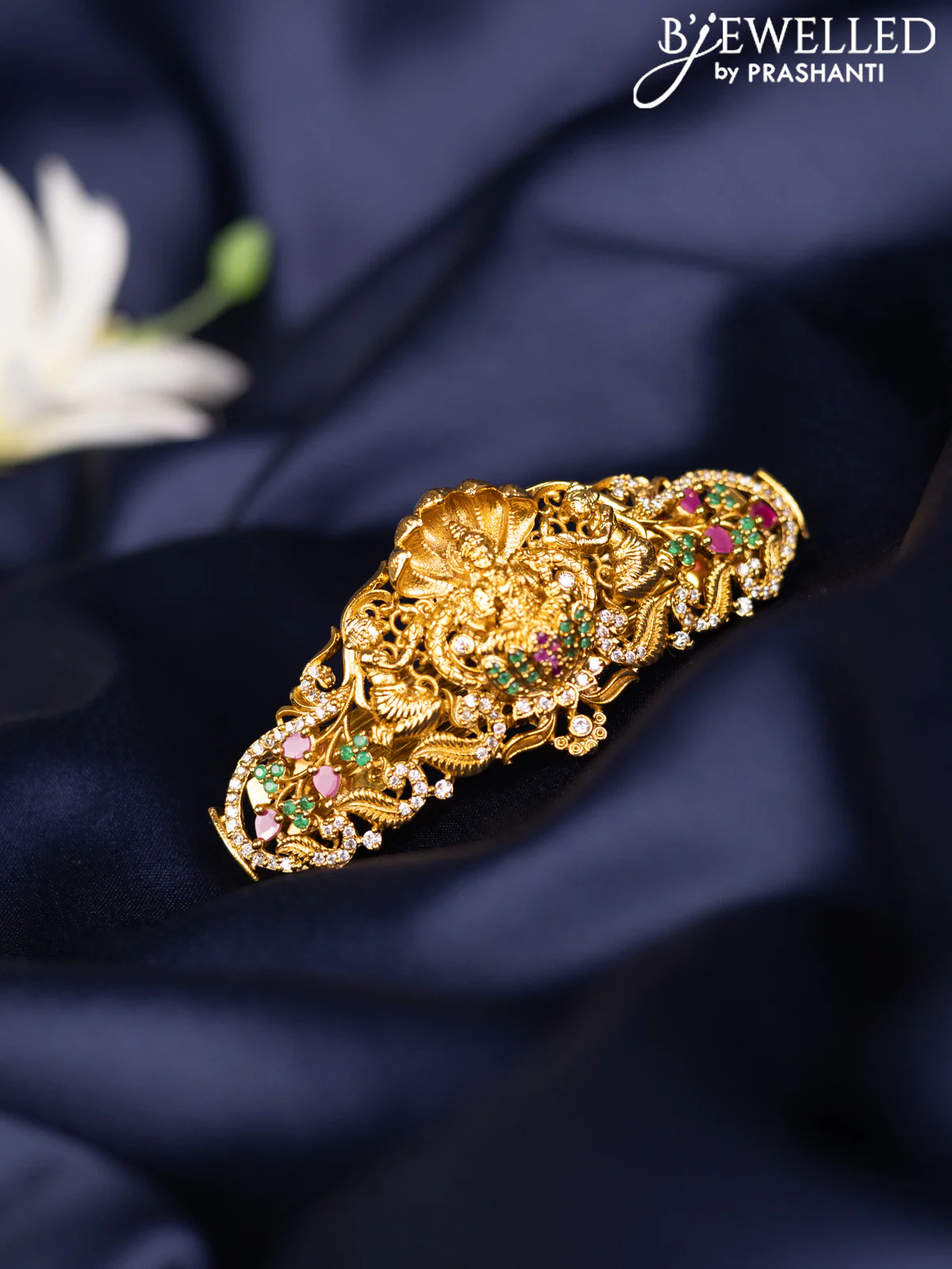 Antique hair clip medium size lakshmi design with kemp and cz stones