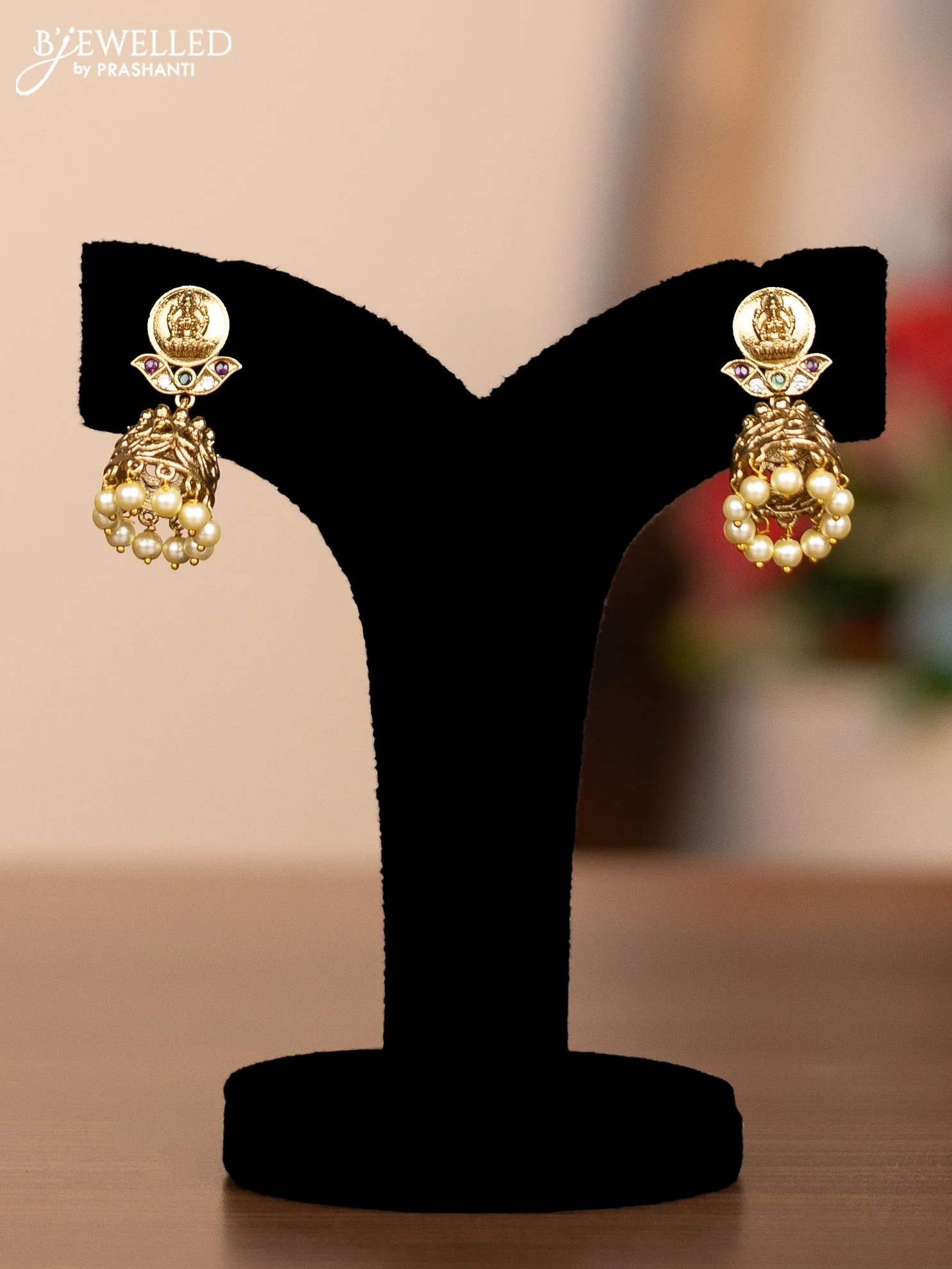 Antique haram lakshmi kaasu design with run and emerald stones - Image 2