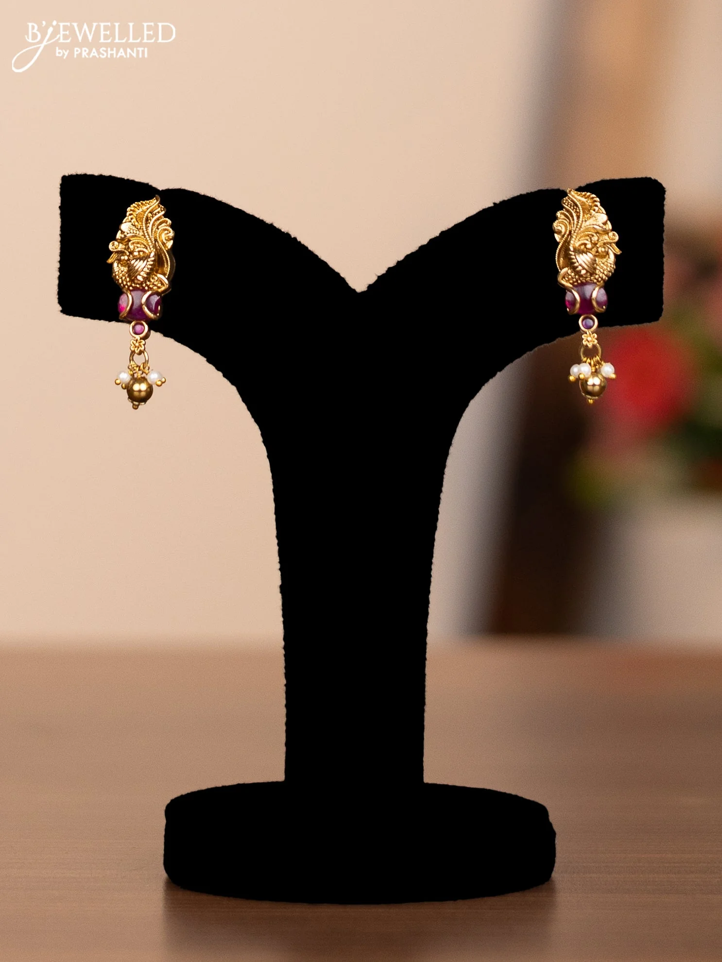 Antique haram with ruby stones and gold beads and pearl hangings - Image 2