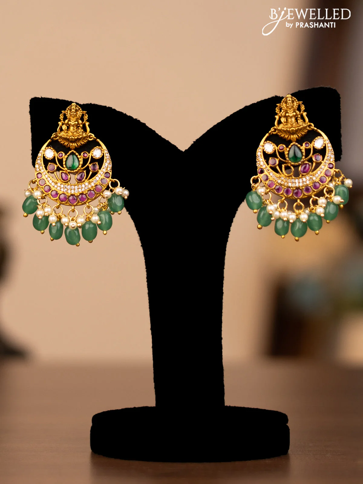Antique necklace lakshmi pendant with kemp kundan stones and green beads & pearl hangings - Image 2