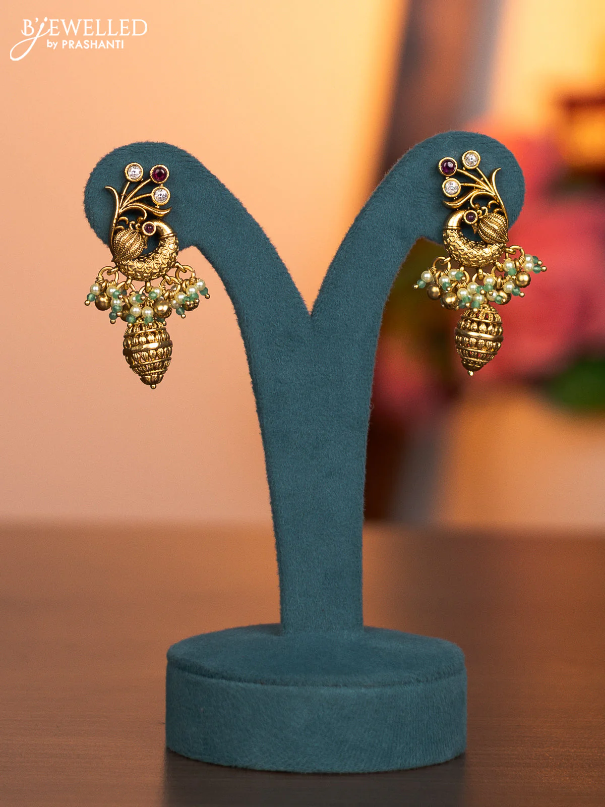 Antique necklace lakshmi pendant with pink kemp & cz stone and pearl & beads hanging - Image 2