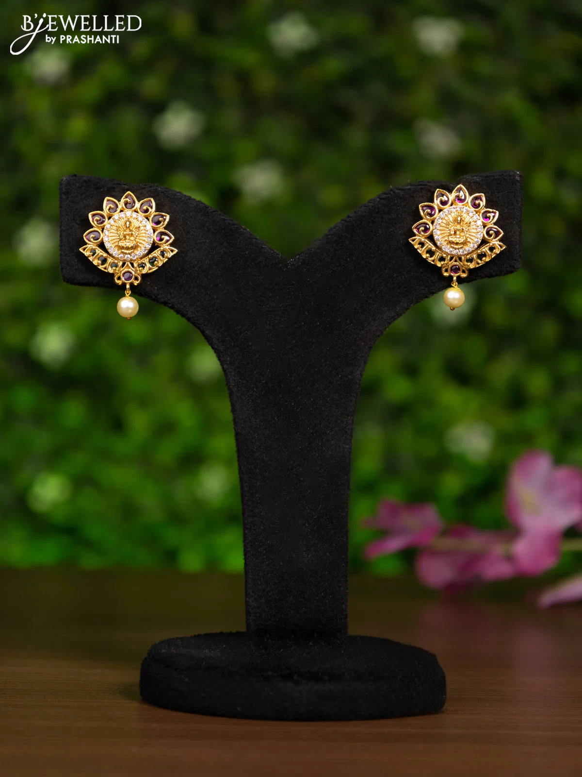 Antique pendant set lakshmi design with kemp & cz stones and pearl hangings - Image 2