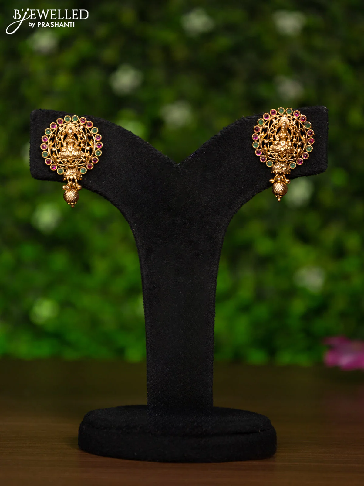 Antique pendant set lakshmi design with kemp stones and golden beads hangings - Image 2