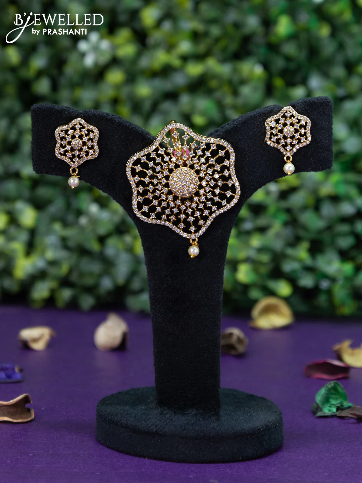 Antique pendant set with cz stones and pearl hanging