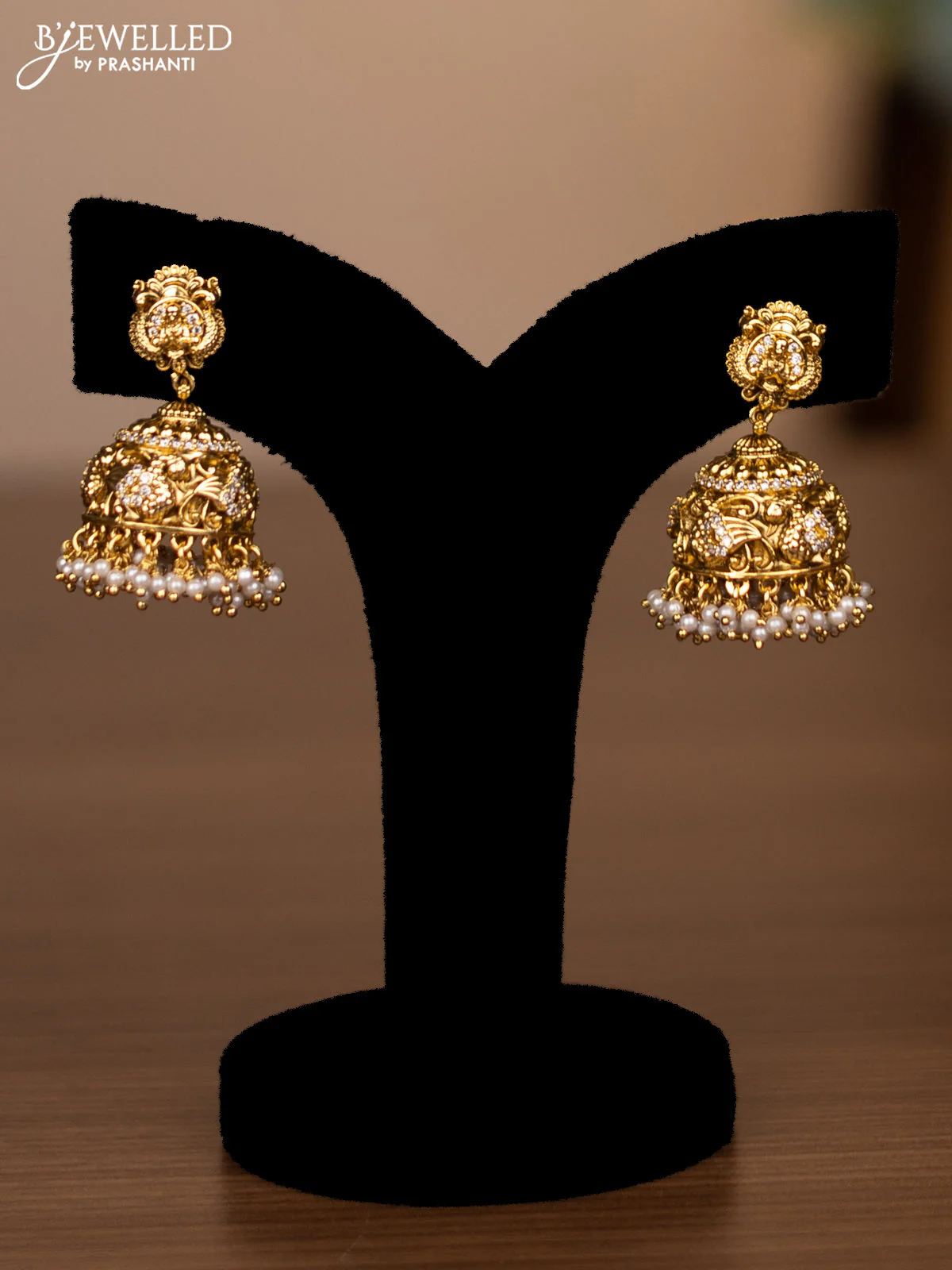 Antique triple layer haaram lakshmi design with jadau stones and green beads hanging - Image 2