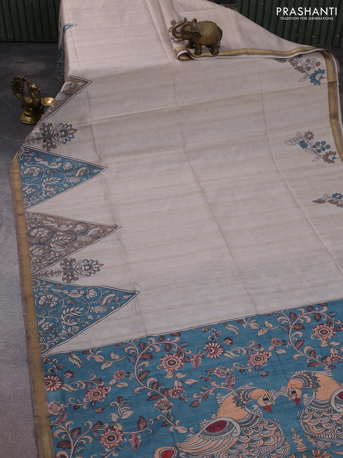 Art linen saree beige and peacock green with plain body and kalamkari printed pallu - Image 2