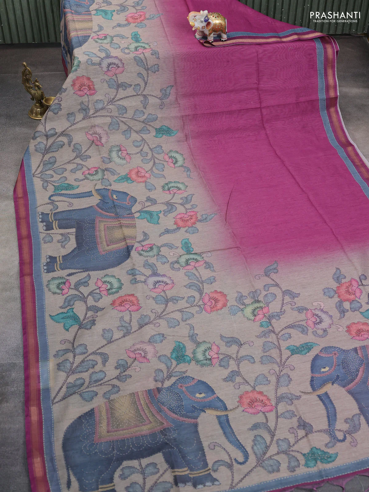 Art linen saree magenta pink and pastel grey with allover kalamkari prints and zari woven border - Image 2