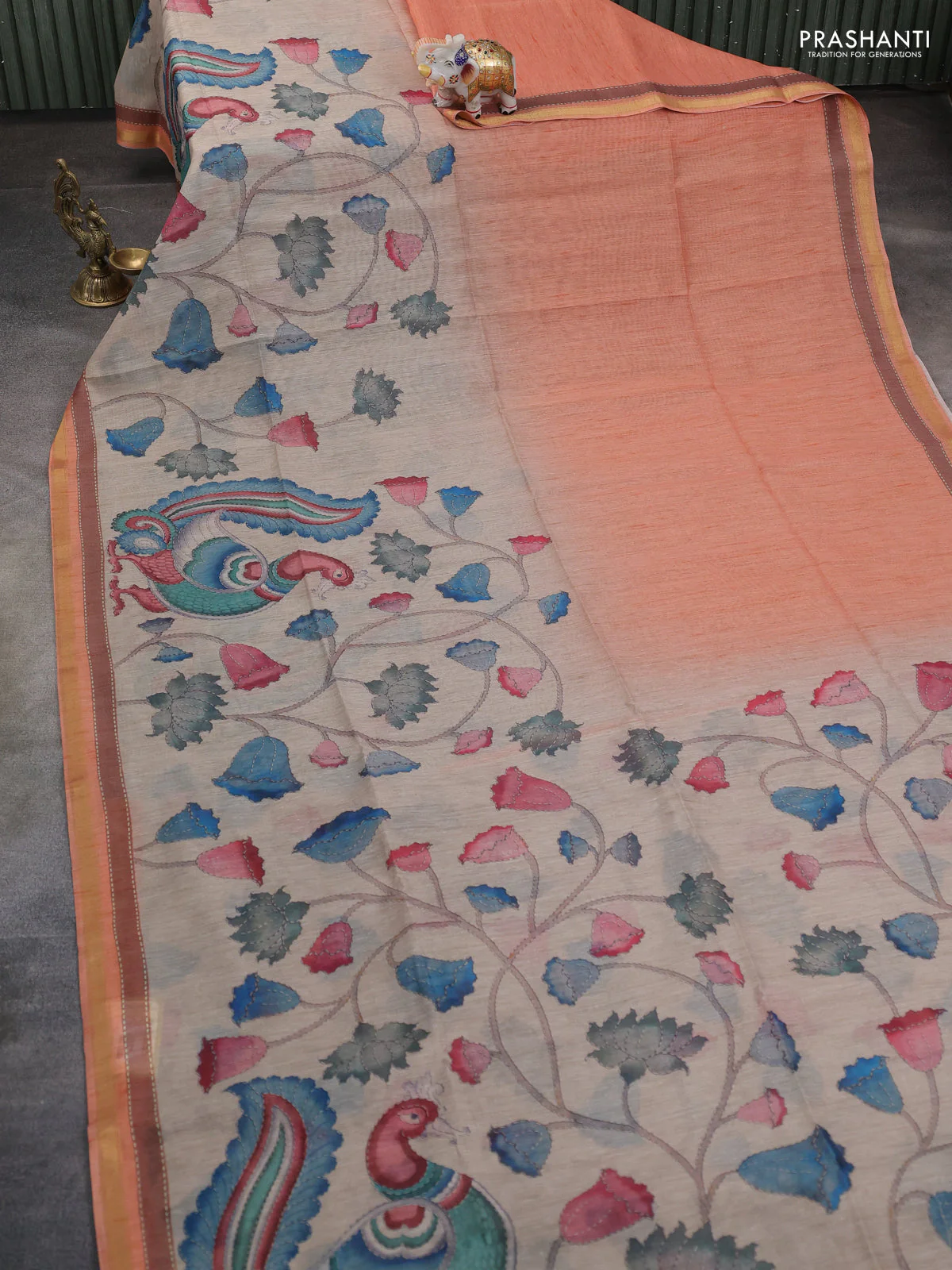 Art linen saree orange and beige with plain body and kalamkari printed pallu - Image 2
