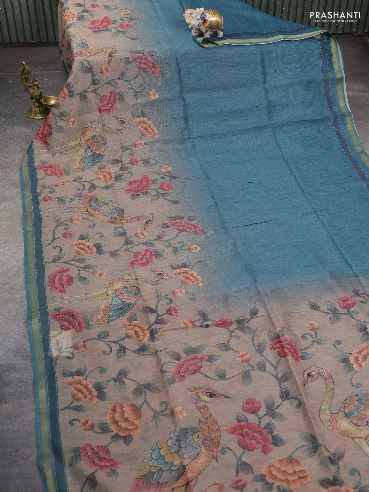 Art linen saree peacock blue and beige with plain body and printed pallu - Image 2