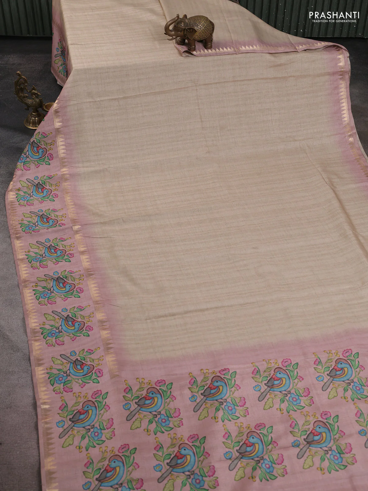 Art tussar saree beige and pink with plain body and tanjore printed border - Image 2