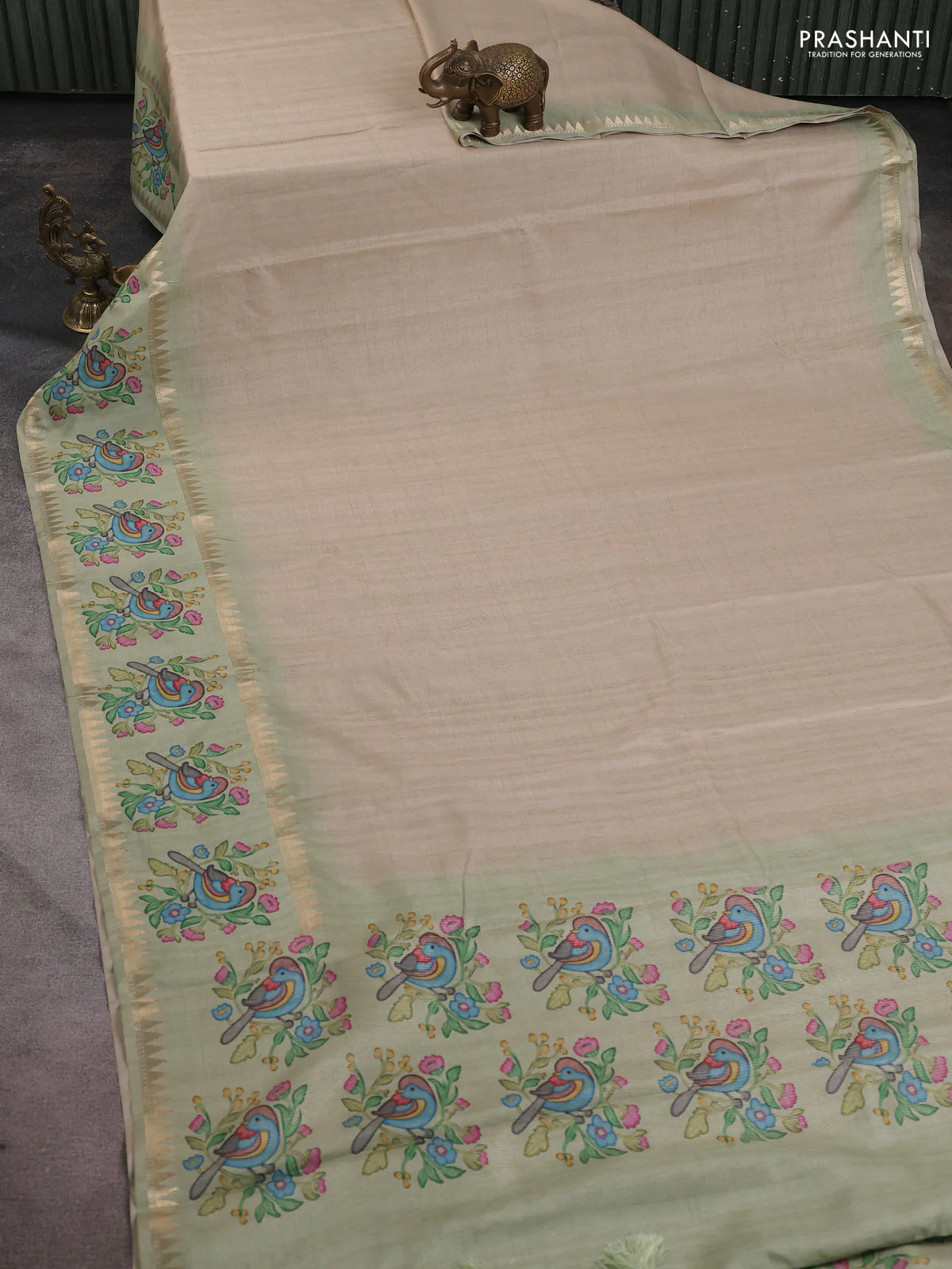 Art tussar saree beige and pista green with plain body and tanjore printed border - Image 2