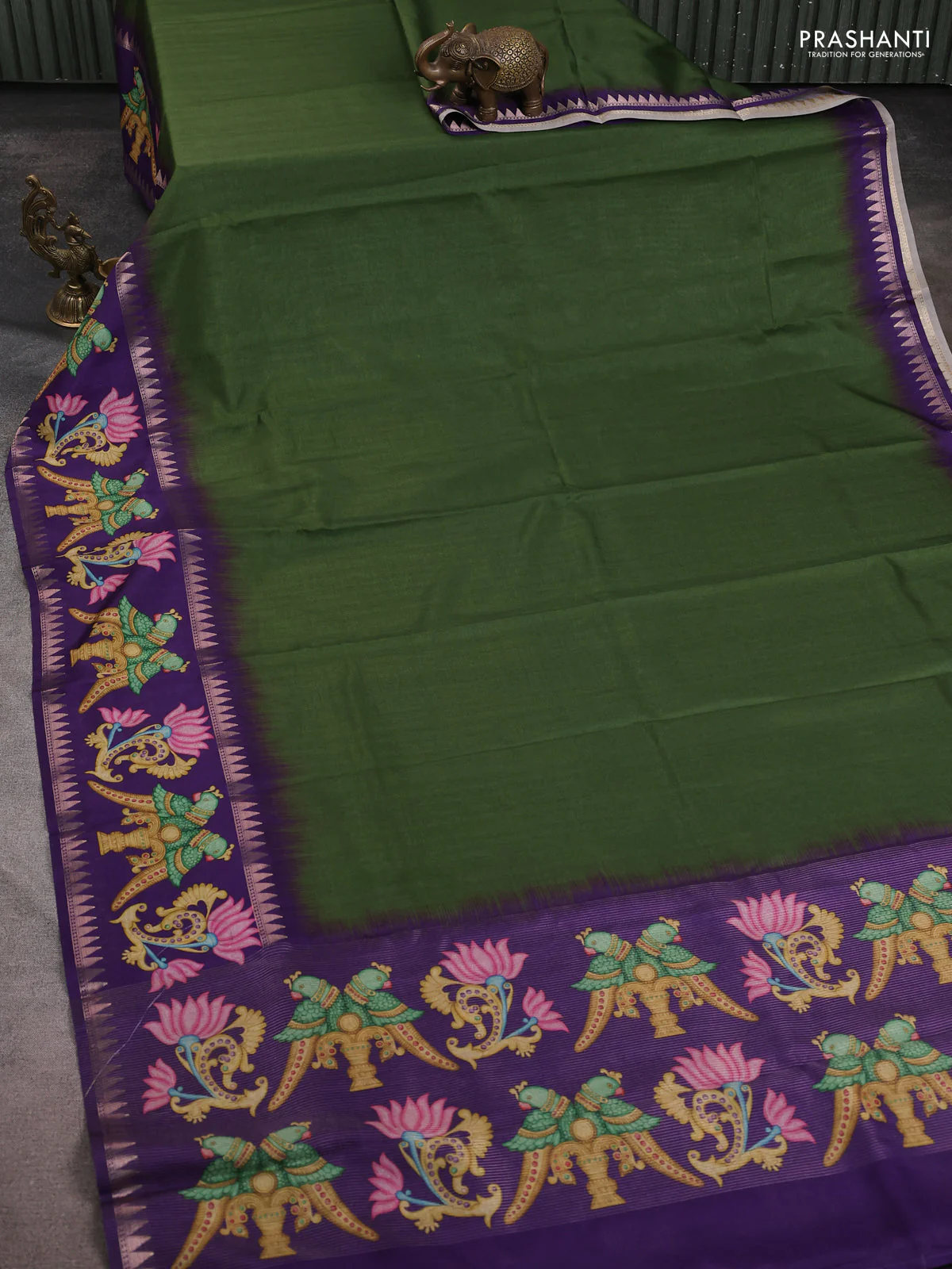 Art tussar saree green and violet with plain body and tanjore printed border - Image 2