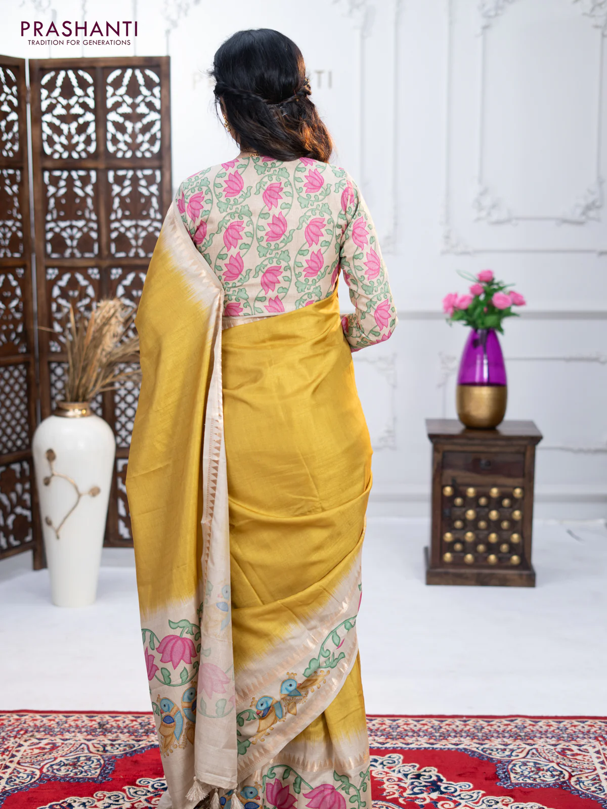 Art tussar saree lime green and beige with plain body and tanjore printed border - Image 3