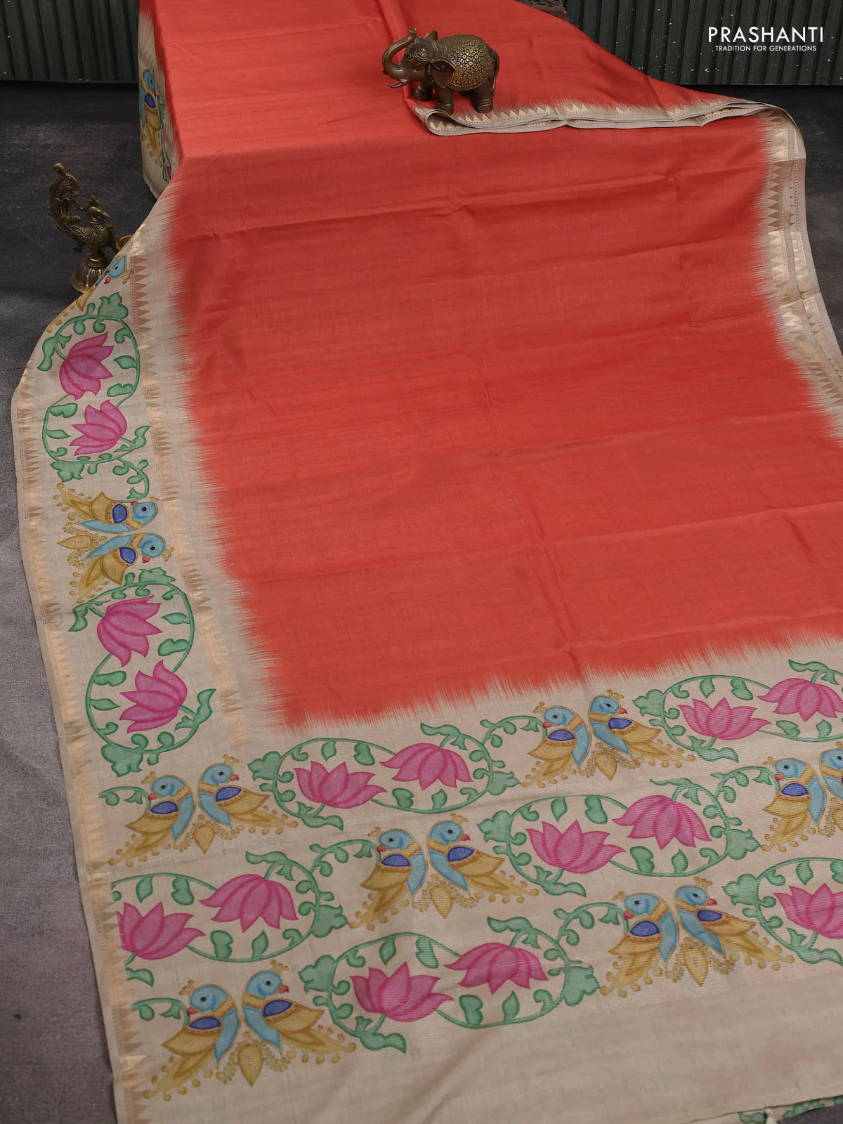 Art tussar saree rust shade and beige with plain body and tanjore printed border - Image 2