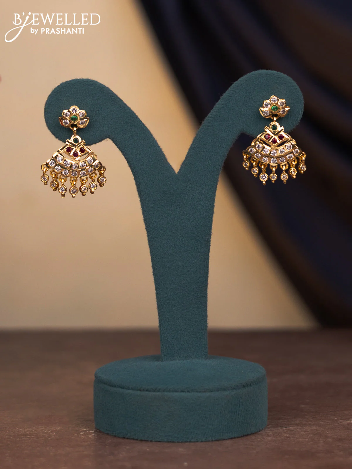 Attigai combo set with kemp & cz stones and hangings - Image 2