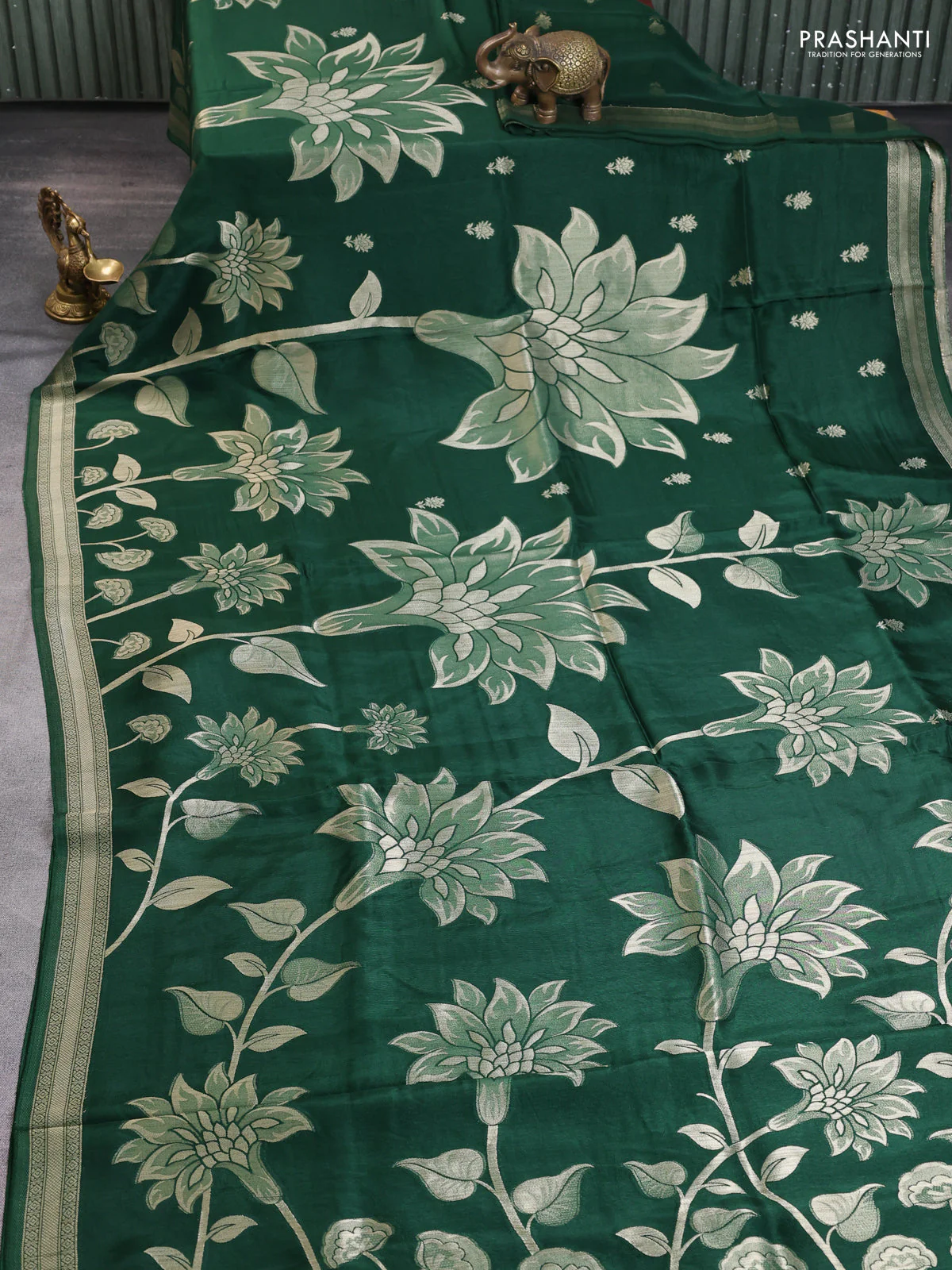 Banarasi art silk saree green with allover floral zari woven brocade weaves and zari woven border - Image 2