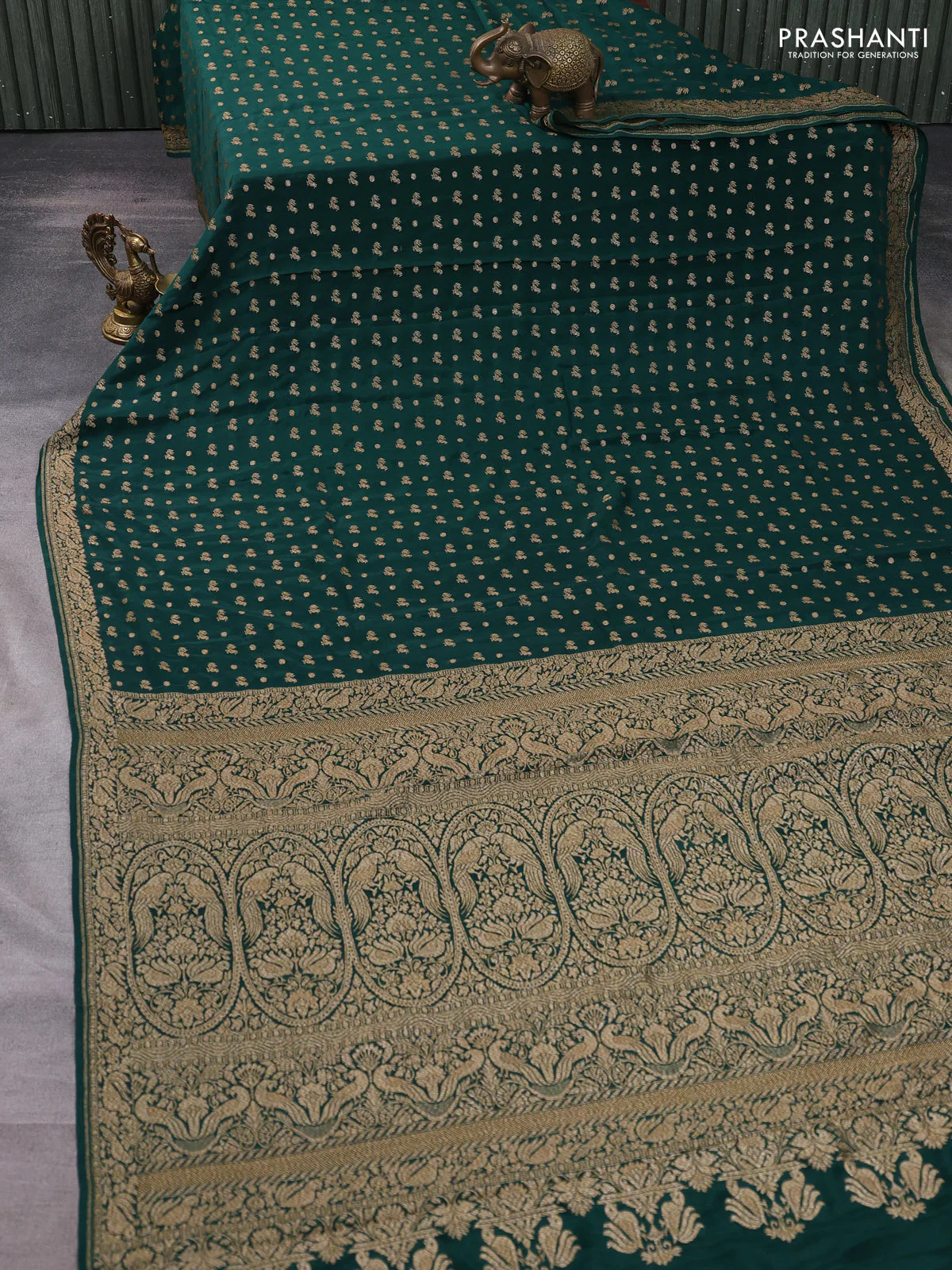 Banarasi crepe saree bottle green with allover thread & zari woven buttas and woven border - Image 2