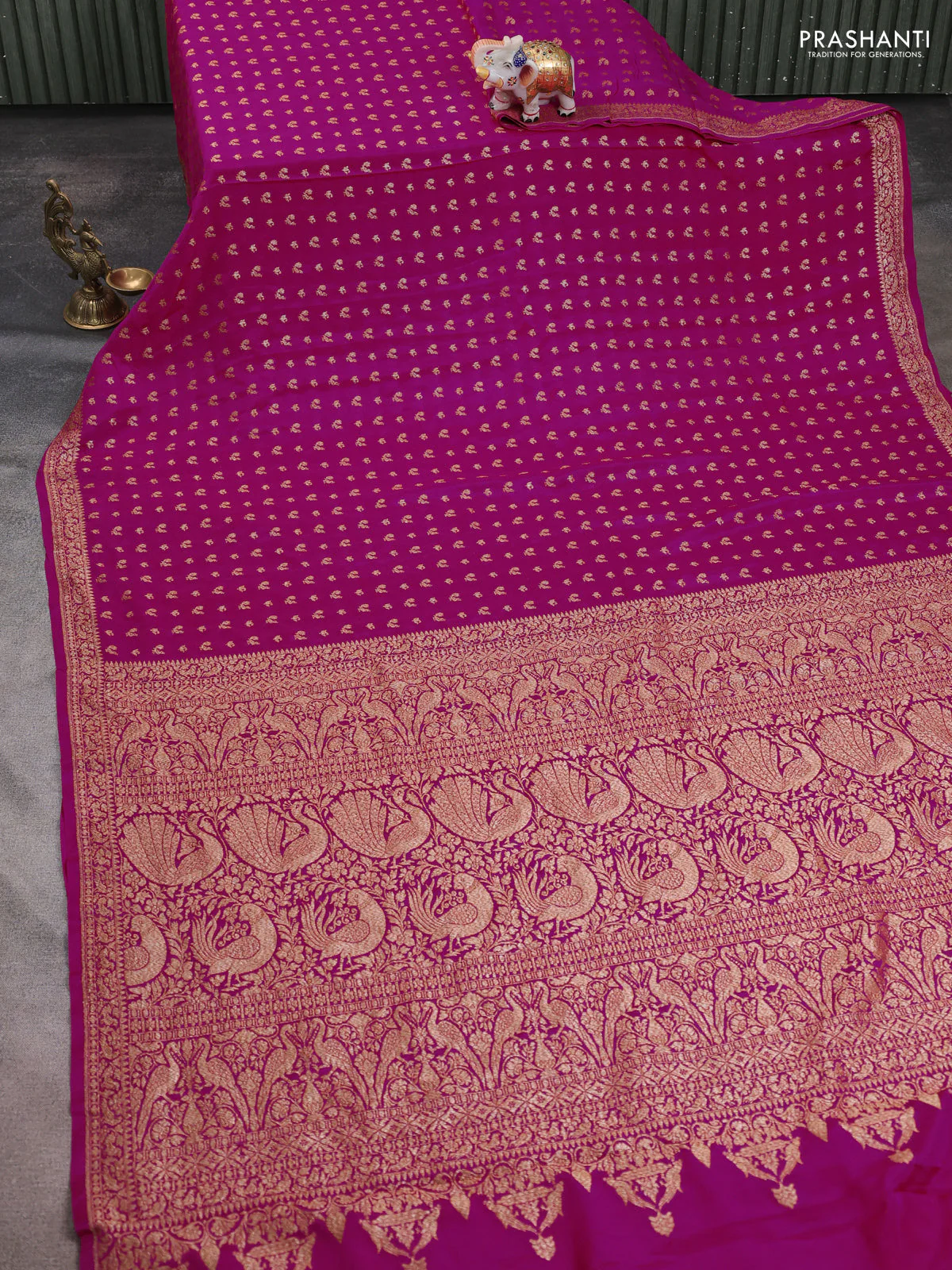 Banarasi crepe saree magenta pink with allover thread & zari woven buttas and woven border - Image 2