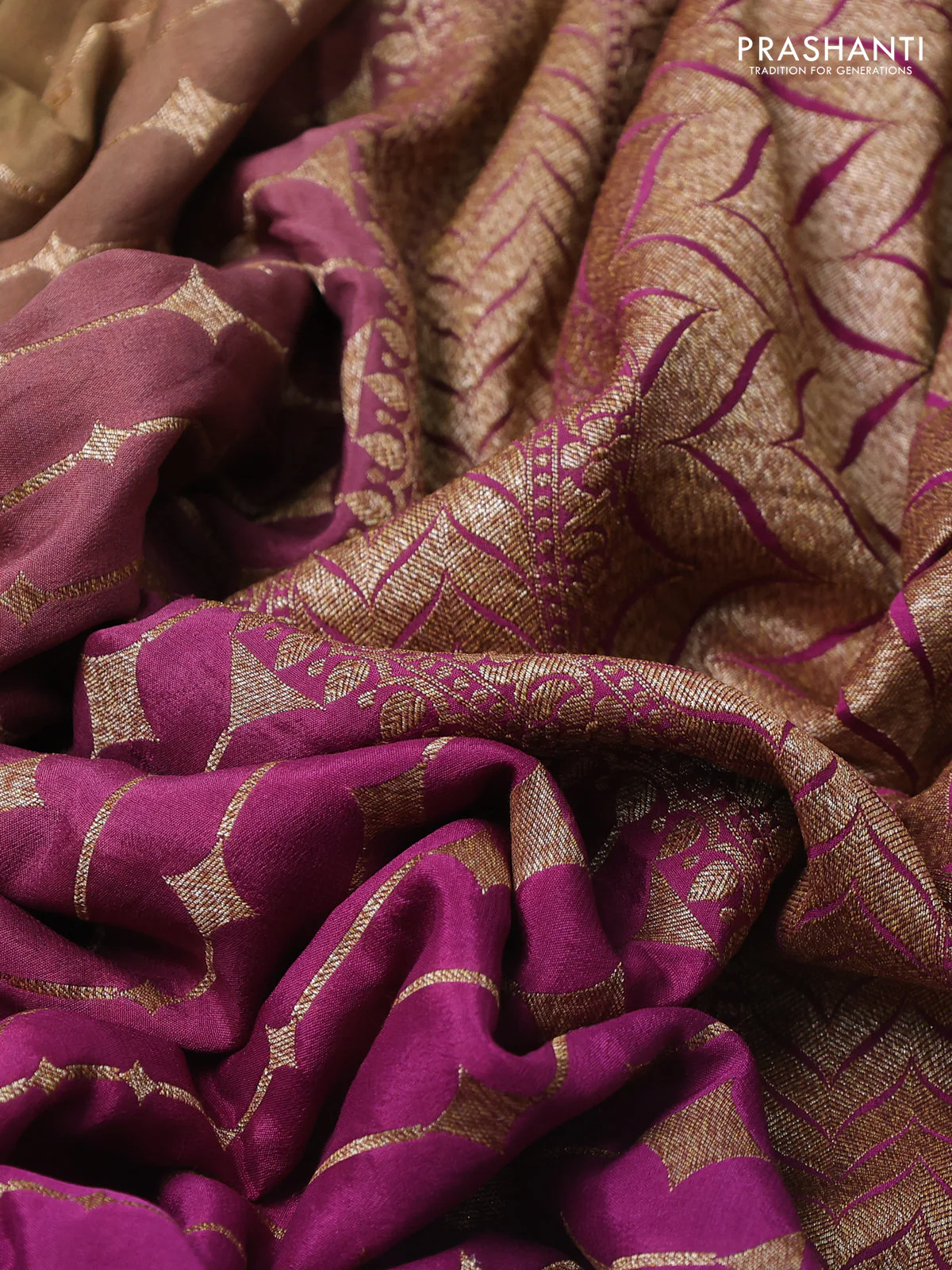 Banarasi crepe saree mehendi green and magenta pink with allover thread & zari geometric weaves and woven border - Image 3