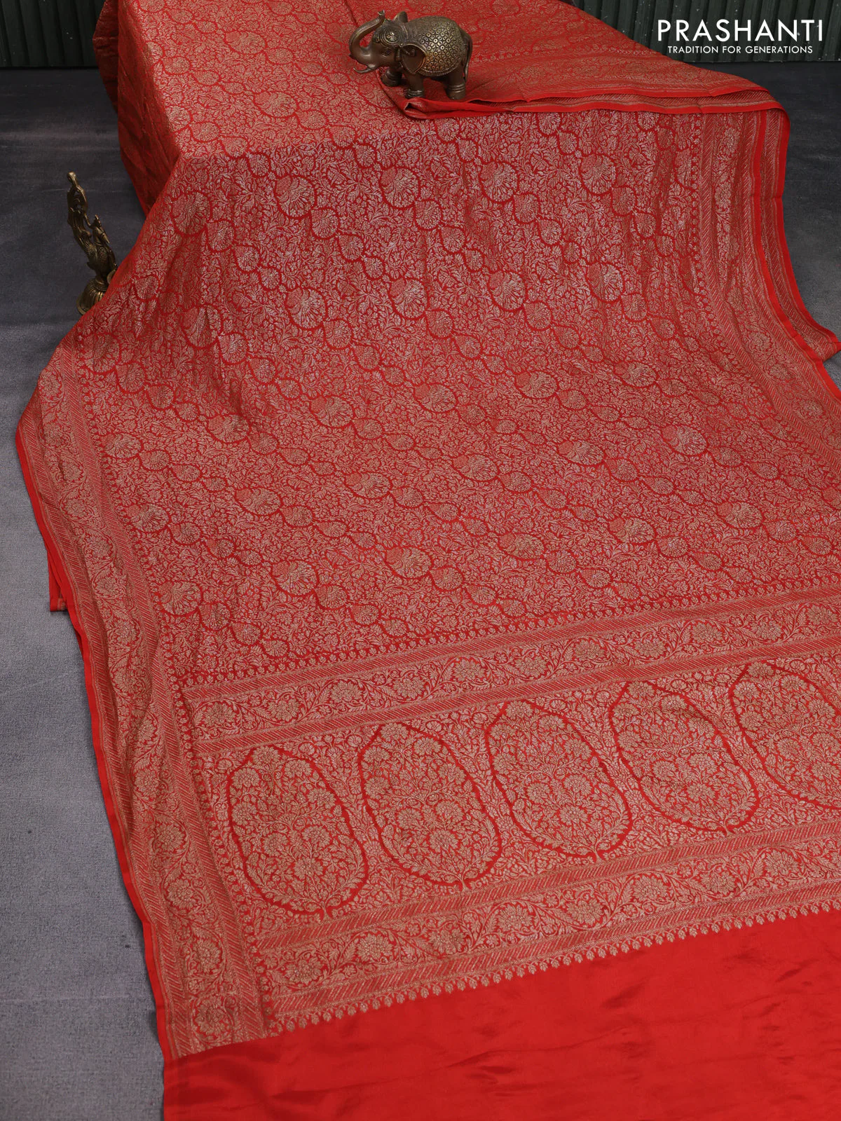 Banarasi crepe saree orange with allover thread & zari woven brocade weaves and woven border - Image 2