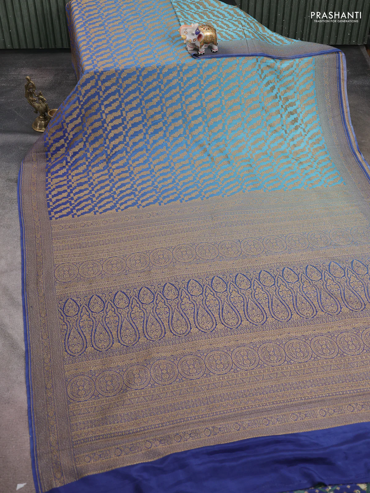Banarasi crepe saree pastel blue and blue shade with allover thread & zari geometric weaves and woven border - Image 2