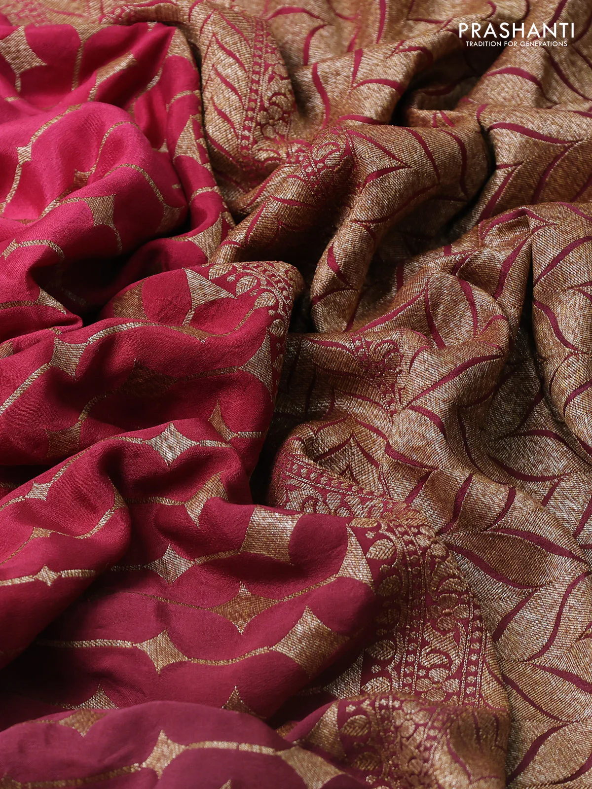 Banarasi crepe saree pink and pastel maroon with allover thread & zari geometric weaves and woven border - Image 3