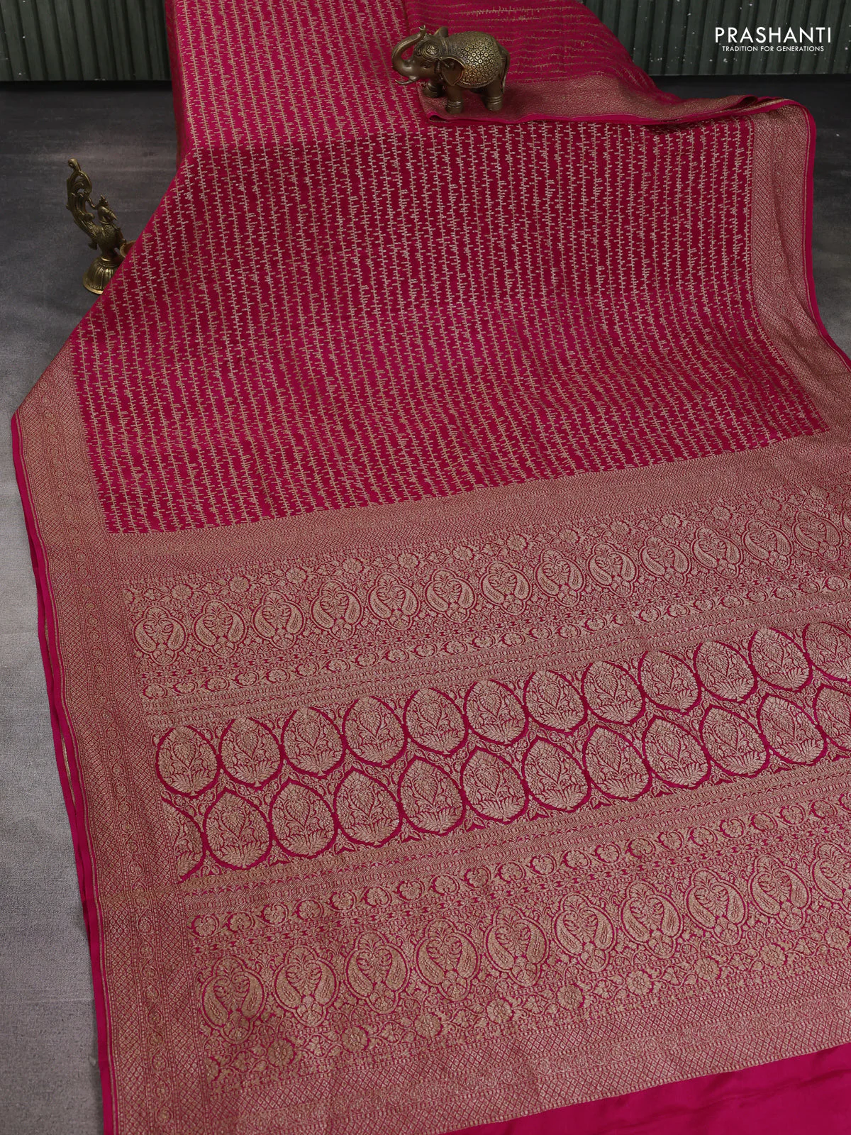 Banarasi crepe saree pink with allover geometric weaves and woven border - Image 2