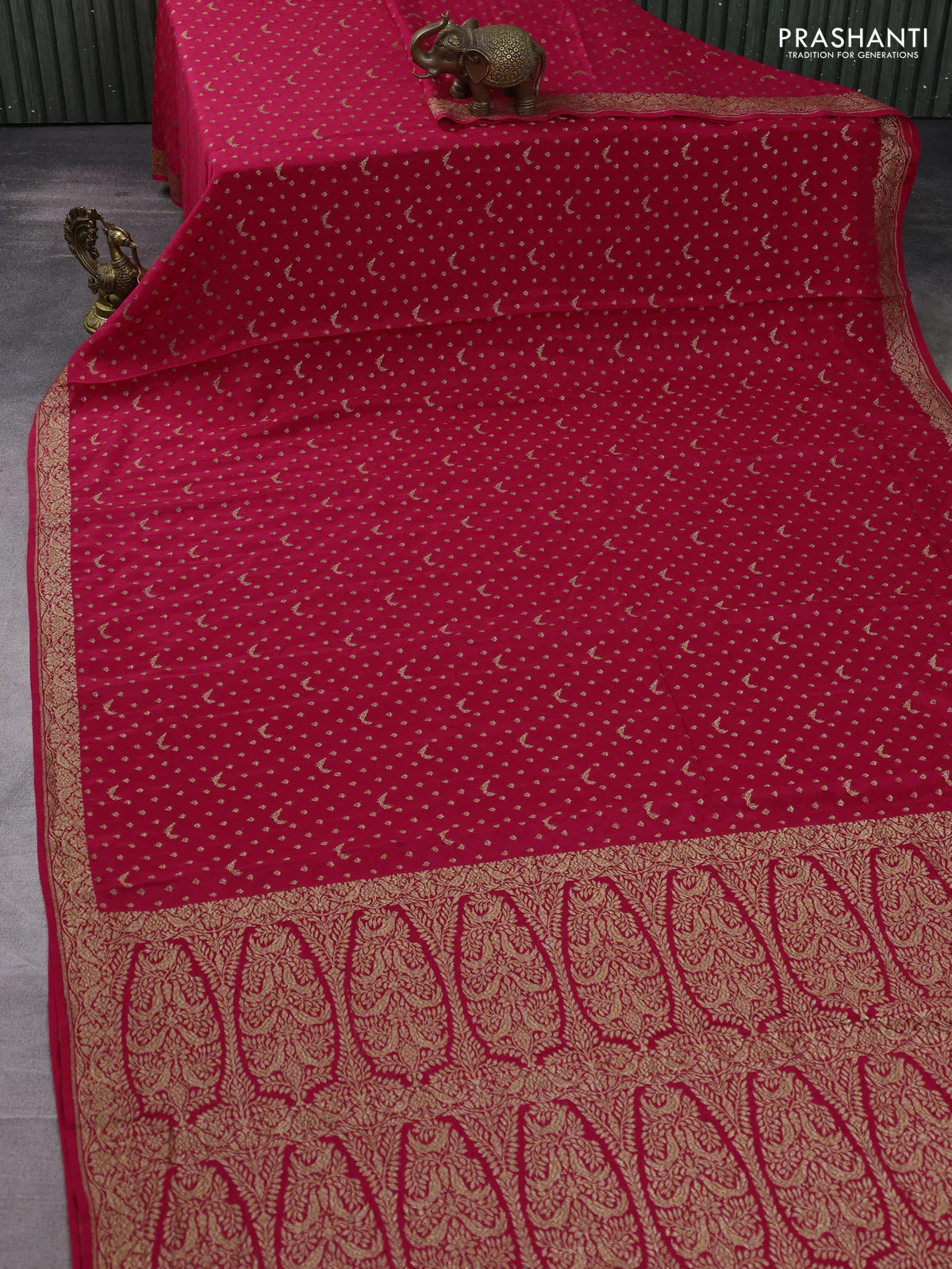 Banarasi crepe saree pink with allover thread & zari woven buttas and woven buttas - Image 2