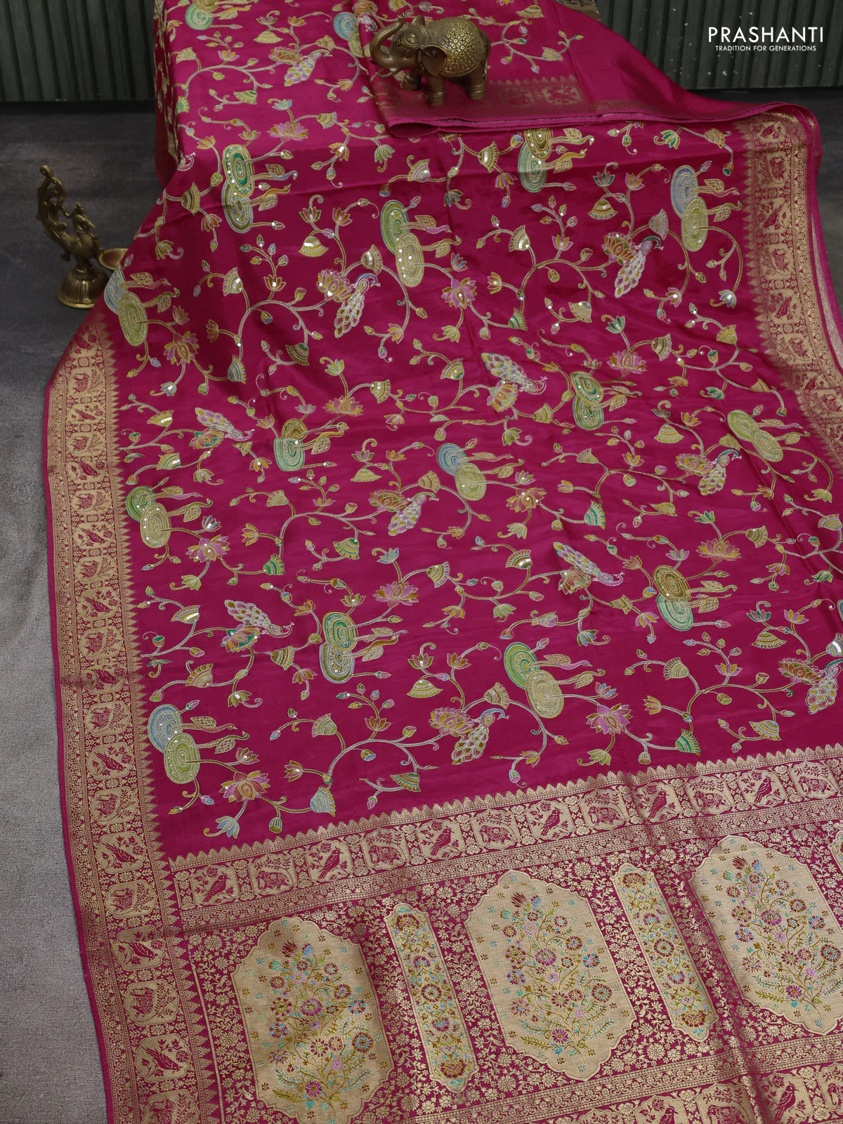 Banarasi crepe saree pink with prints & sequin embroidery work and zari woven border - Image 2