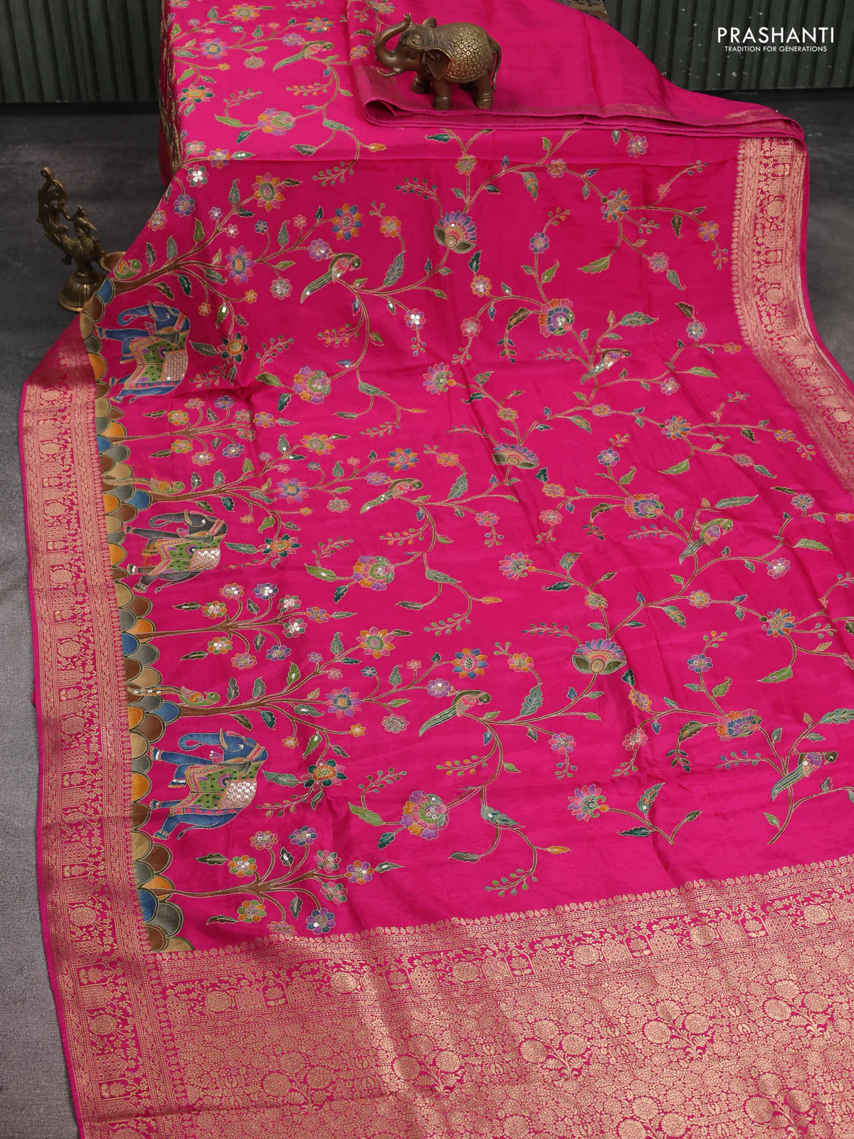 Banarasi crepe saree pink with prints & sequin embroidery work and zari woven border - Image 2