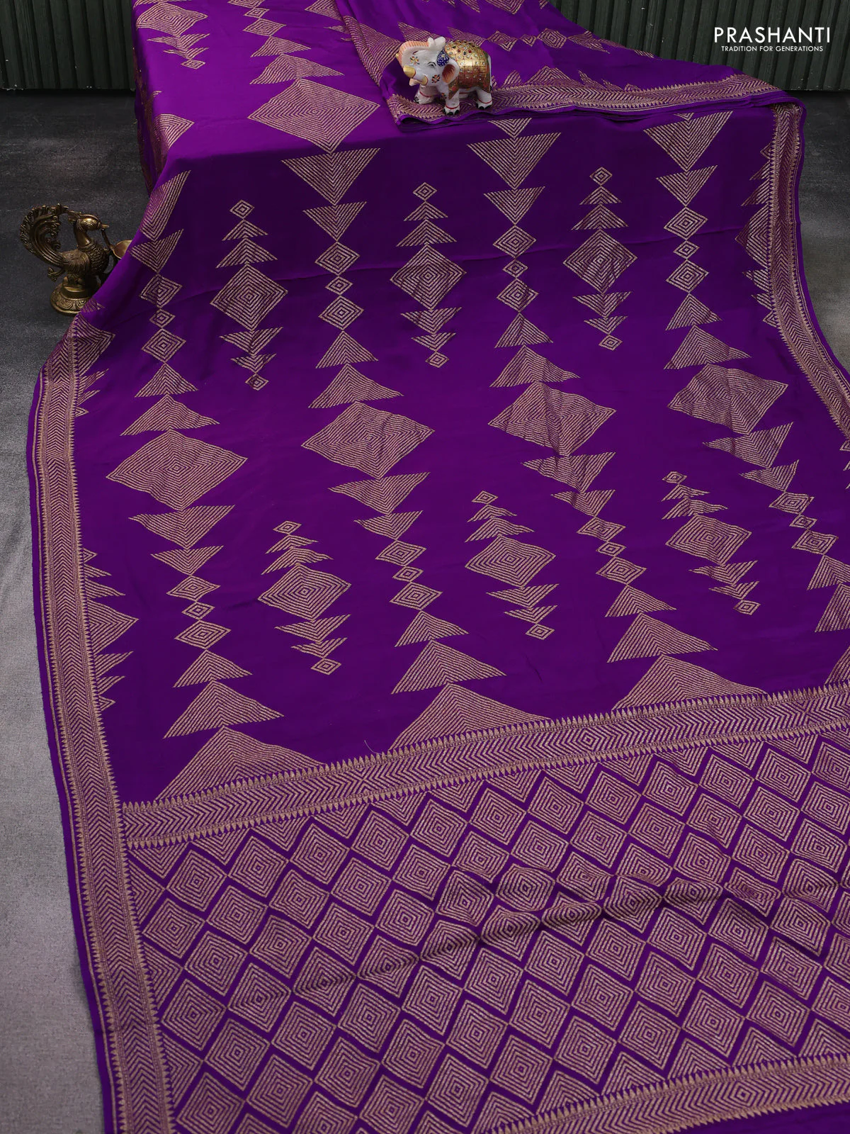 Banarasi crepe saree violet with allover geometric weaves and woven border - Image 2