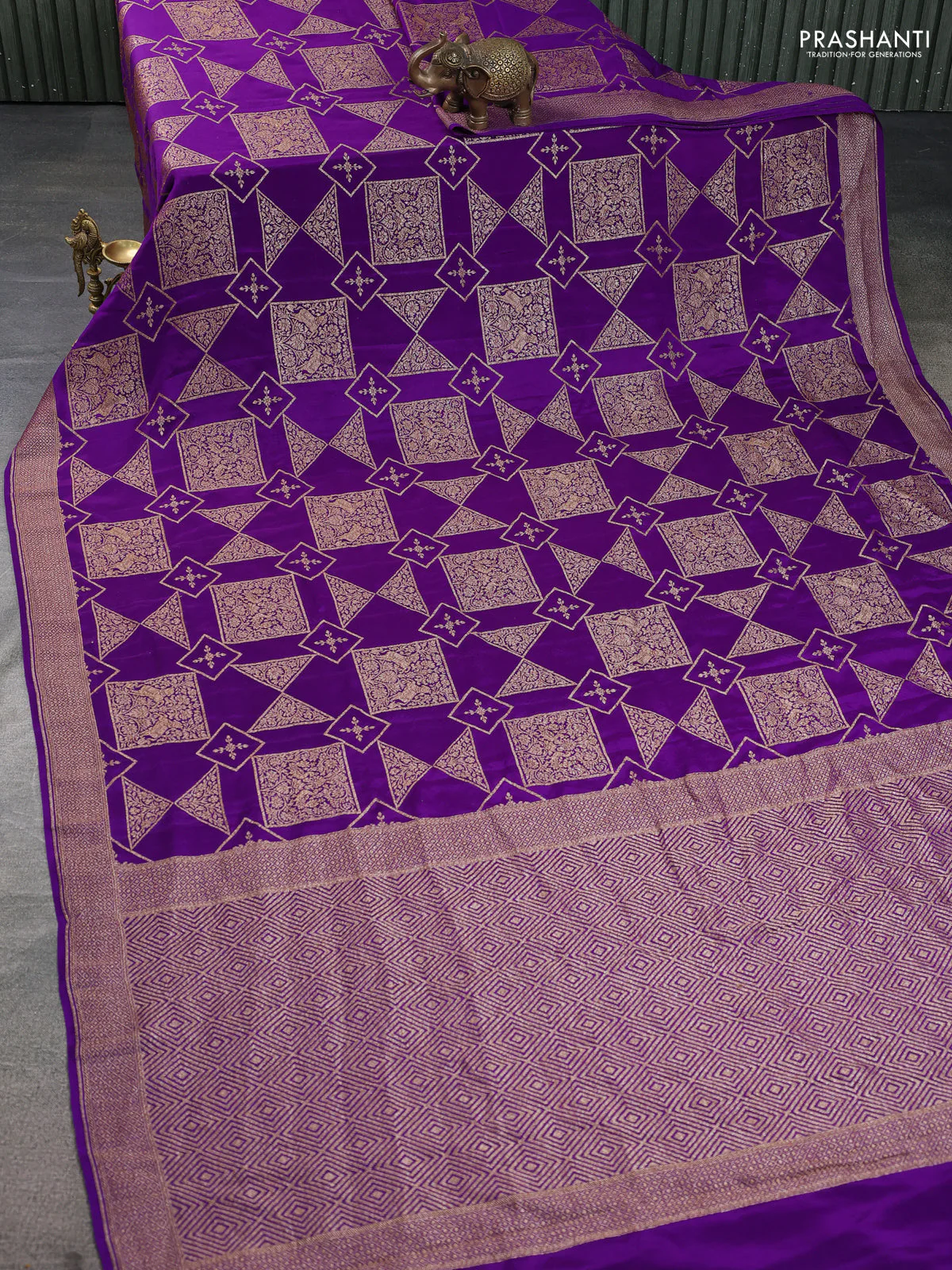 Banarasi crepe saree violet with allover geometric weaves and woven border - Image 2