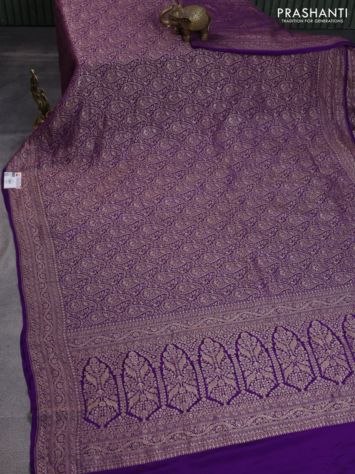 Banarasi crepe saree violet with allover thread & zari woven brocade weaves and woven border - Image 2