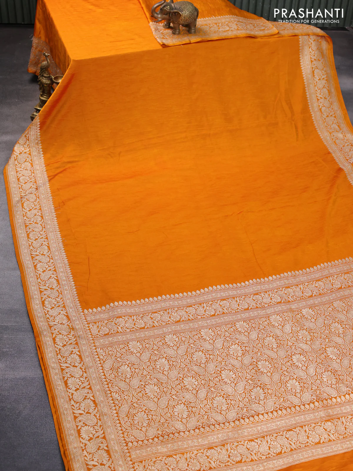 Banarasi crush crepe saree mango yellow with plain body and zari woven border - Image 2