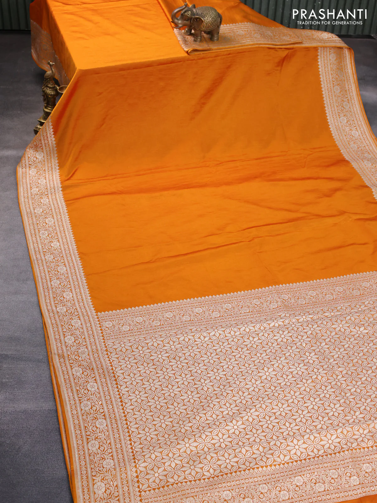 Banarasi crush crepe saree mustard yellow with plain body and zari woven border - Image 2