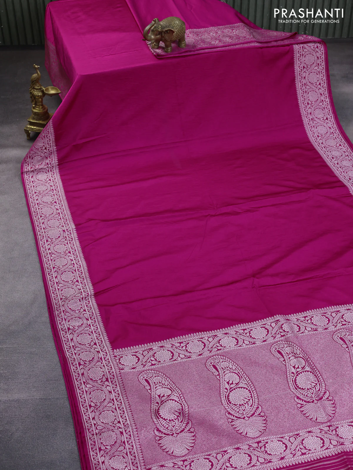Banarasi crush crepe saree pink with plain body and zari woven border - Image 2