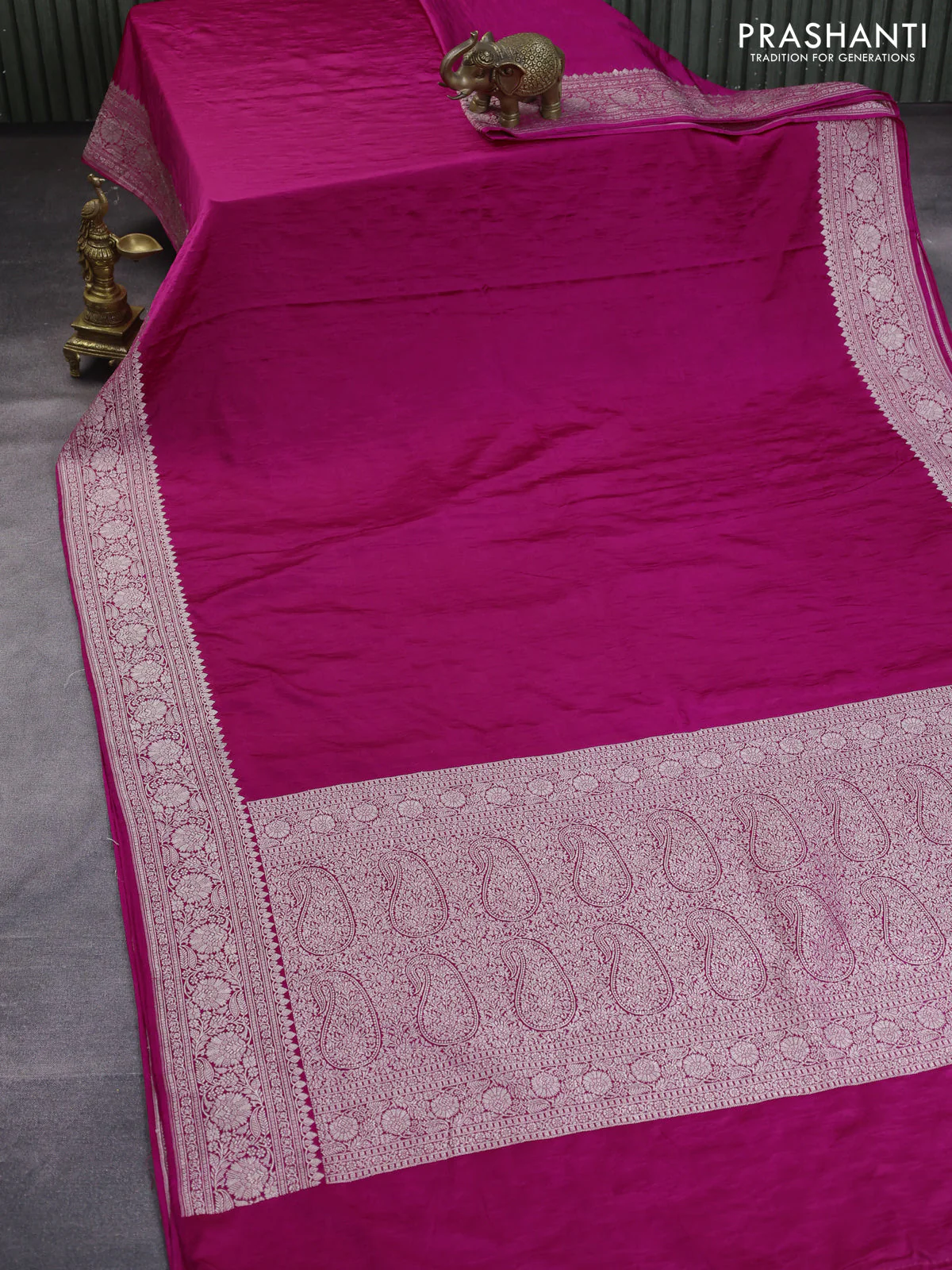 Banarasi crush crepe saree pink with plain body and zari woven border - Image 2
