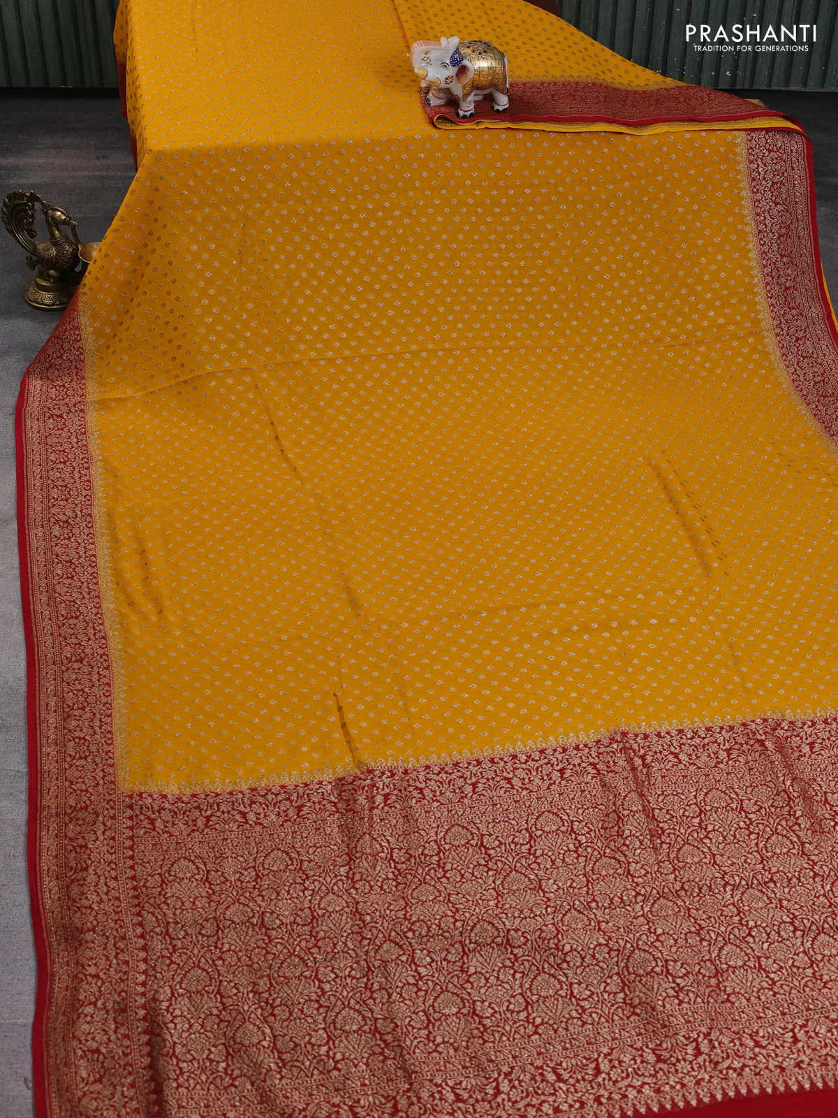 Banarasi georgette saree mango yellow and red with allover thread & zari woven leheriya pattern and woven border - Image 2